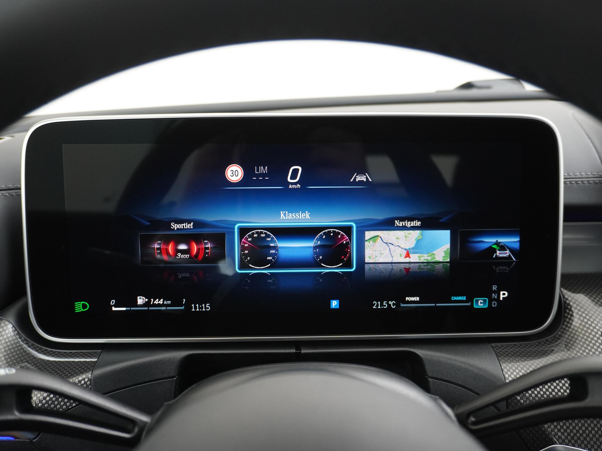 Mercedes-Benz CLE Cabriolet 180 AMG Line 31