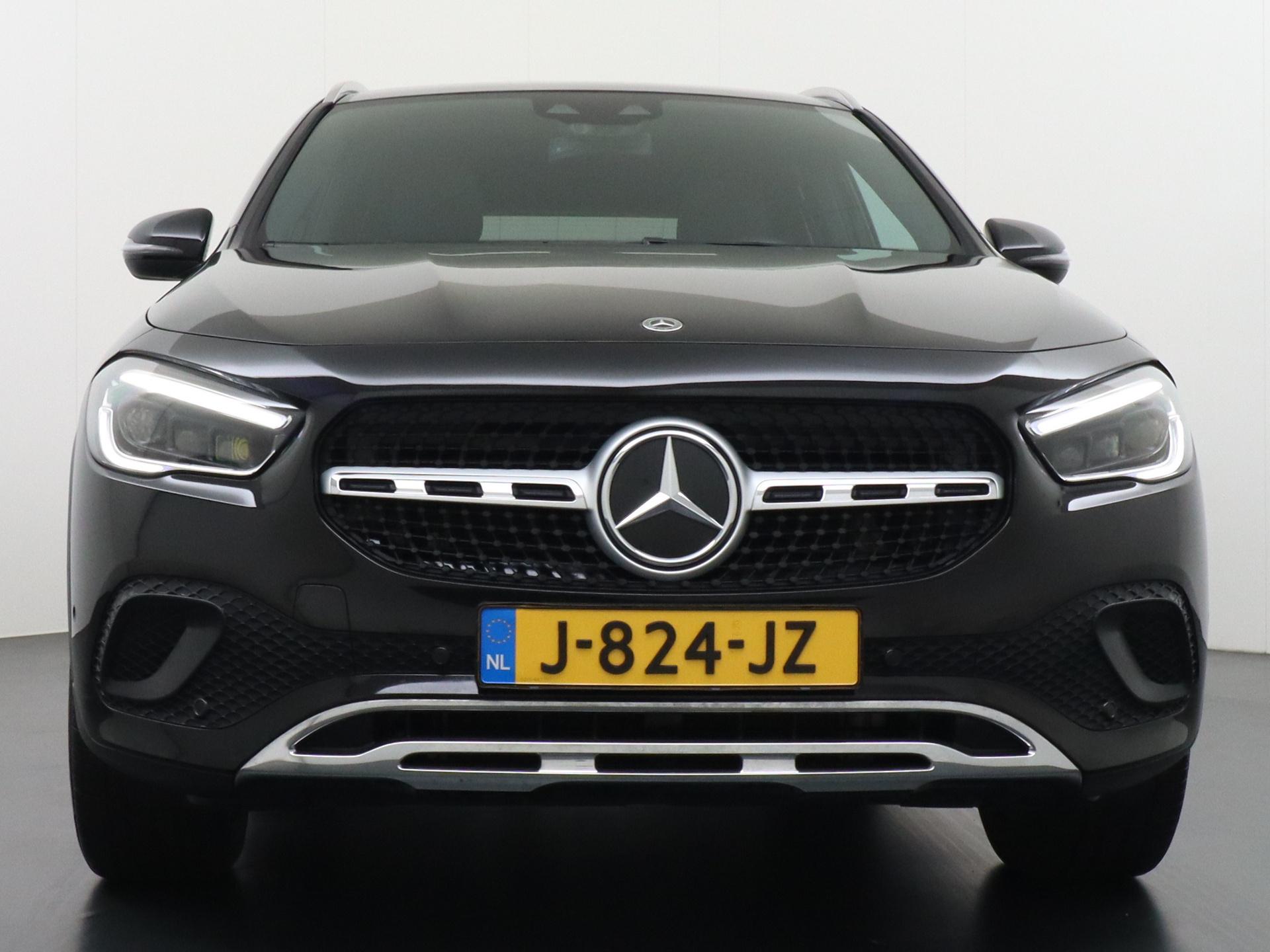 Mercedes-Benz GLA 200 Luxury Business Solution 13