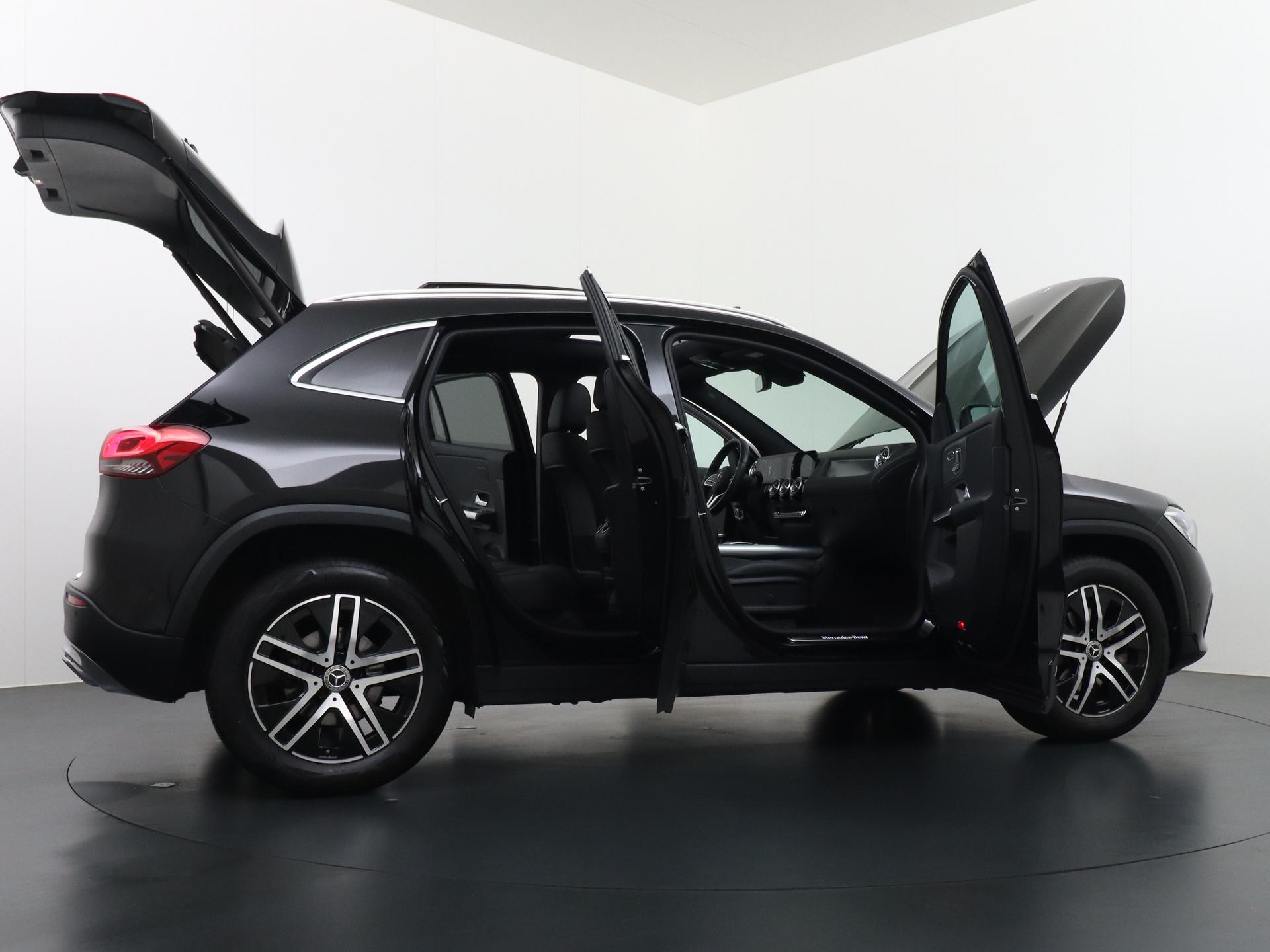 Mercedes-Benz GLA 200 Luxury Business Solution 16