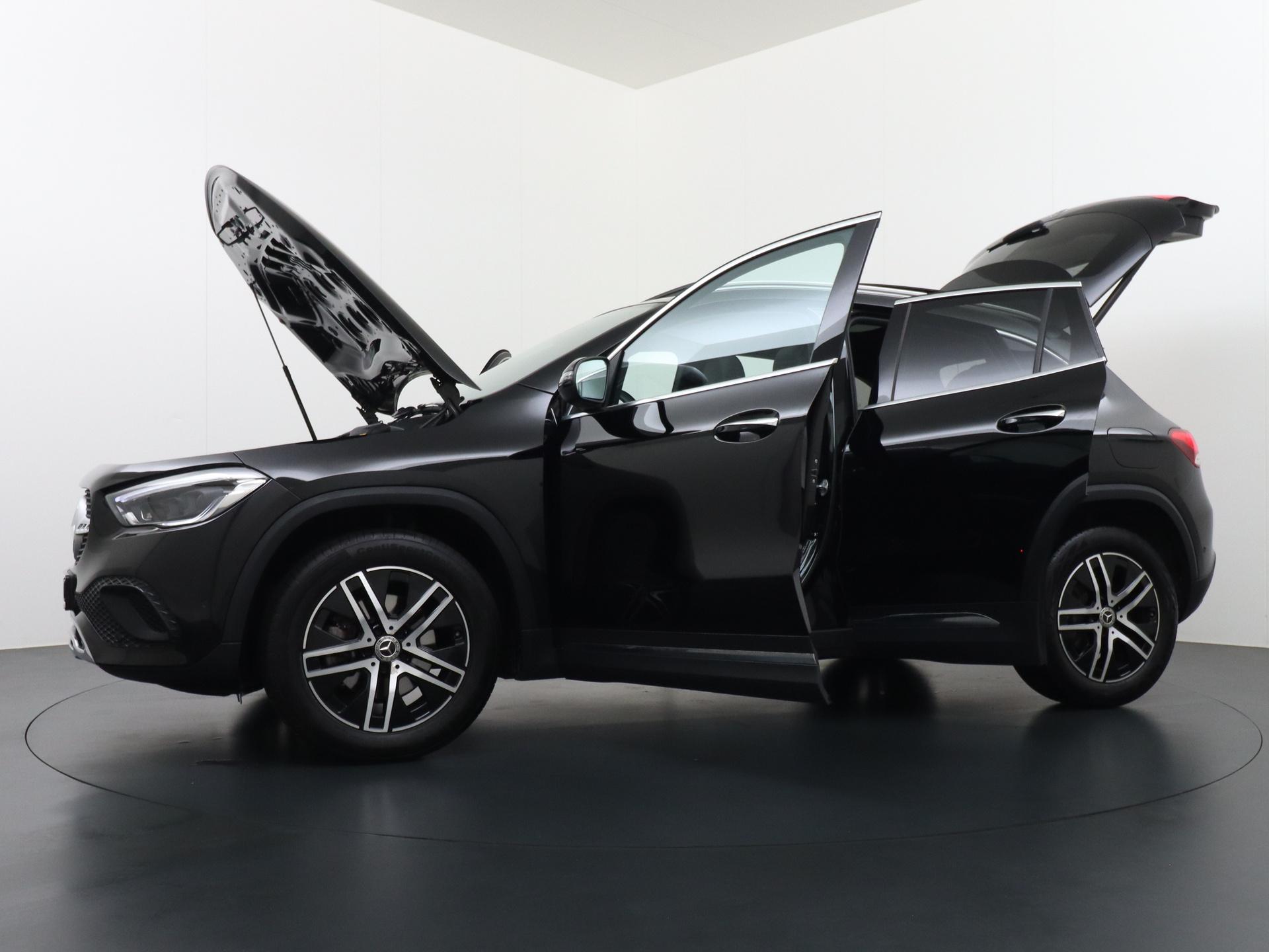 Mercedes-Benz GLA 200 Luxury Business Solution 17