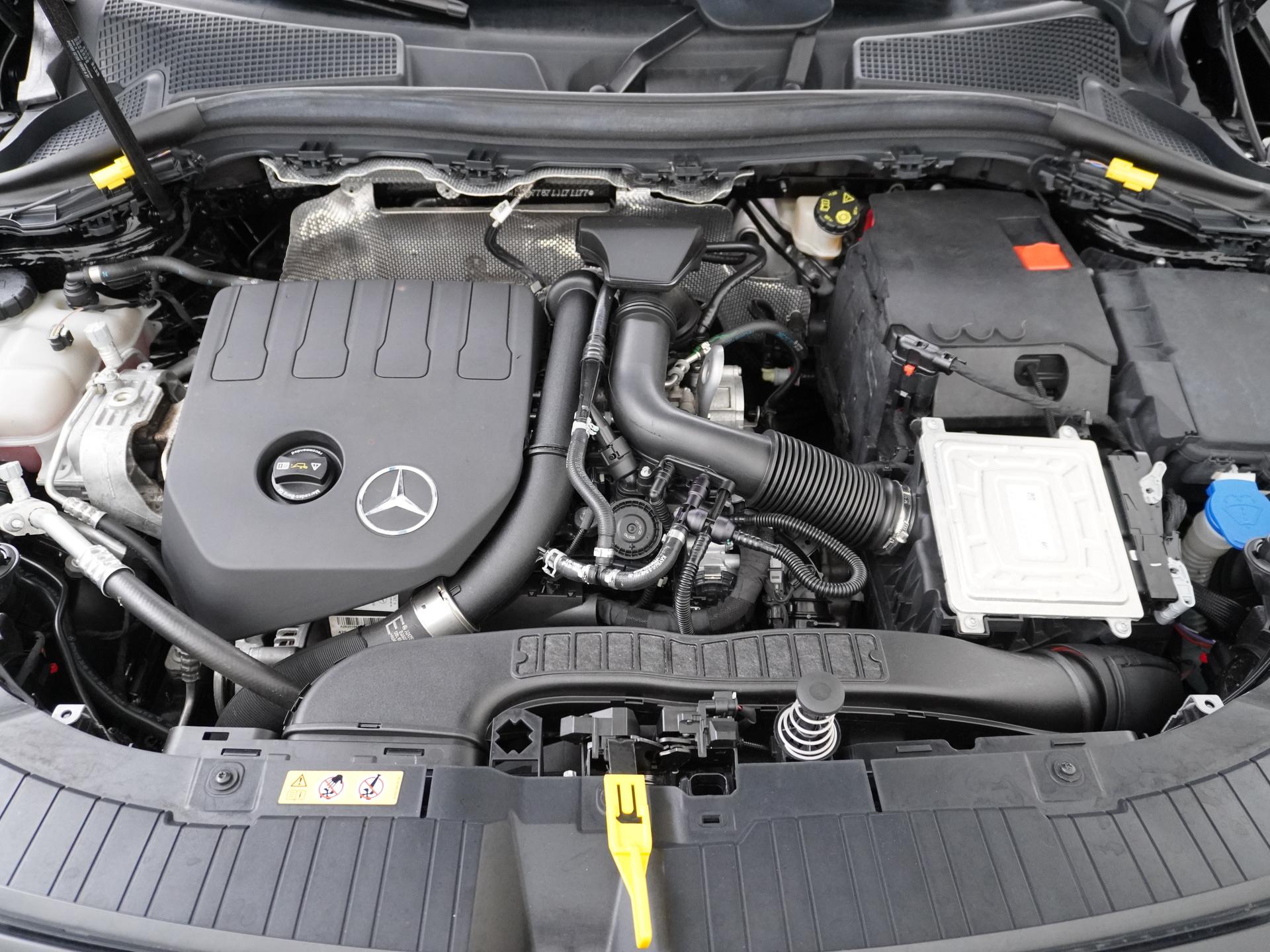 Mercedes-Benz GLA 200 Luxury Business Solution 24