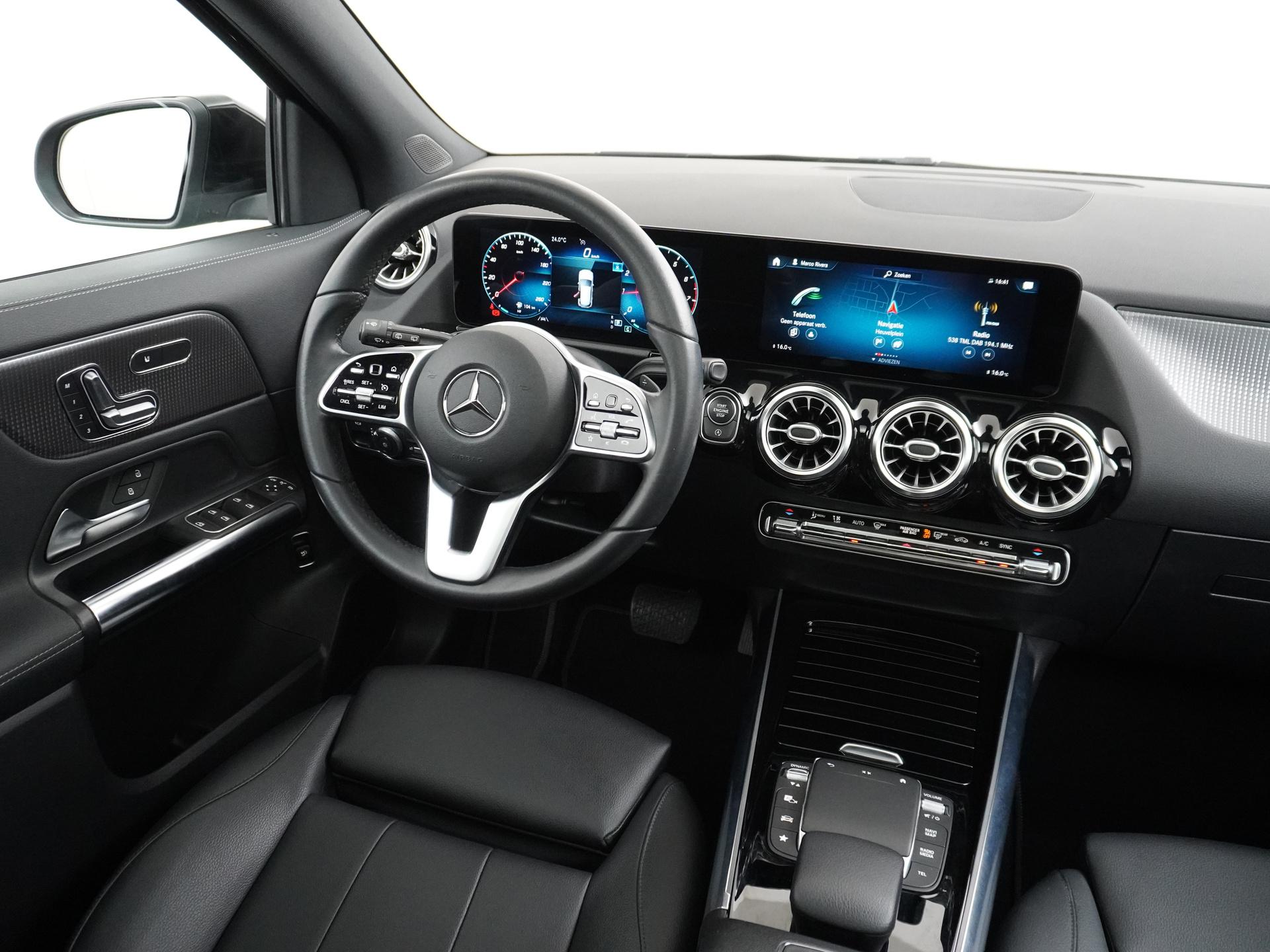 Mercedes-Benz GLA 200 Luxury Business Solution 31