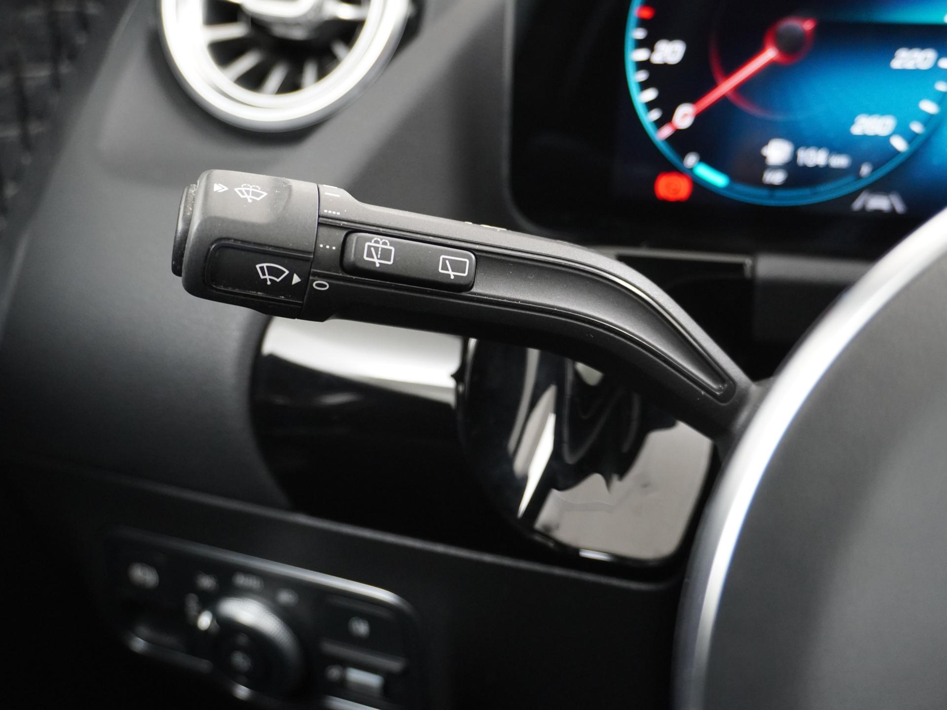 Mercedes-Benz GLA 200 Luxury Business Solution 33