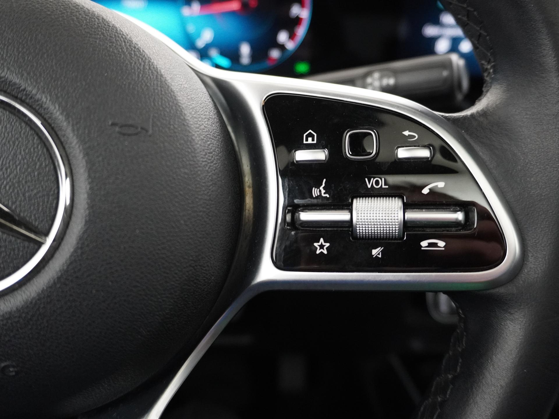 Mercedes-Benz GLA 200 Luxury Business Solution 36