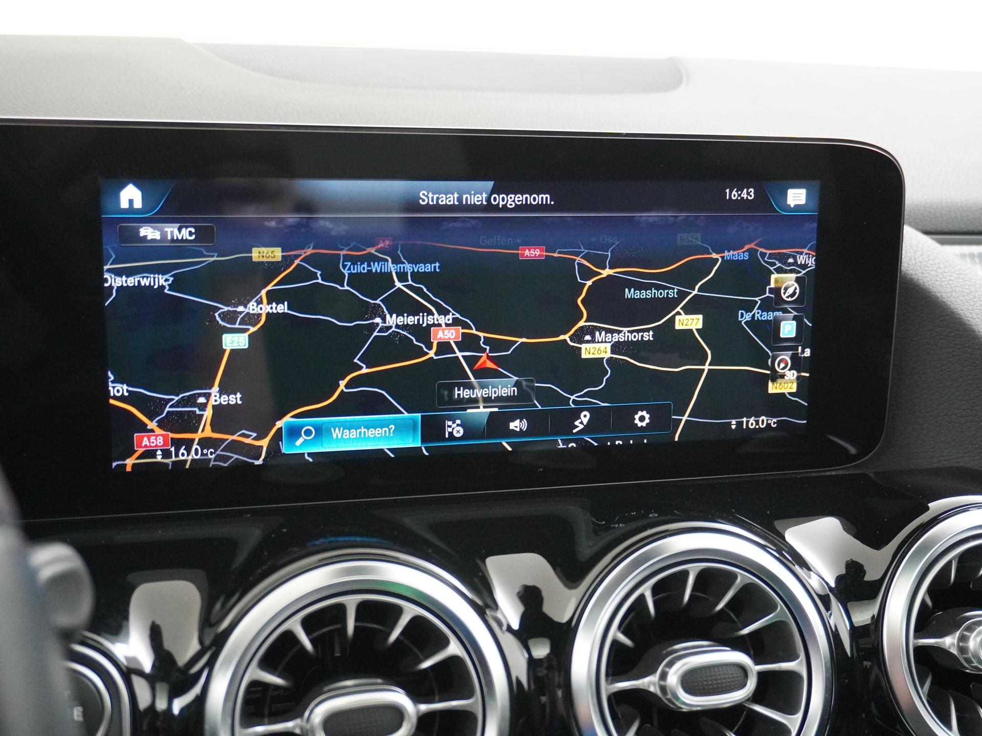 Mercedes-Benz GLA 200 Luxury Business Solution 42