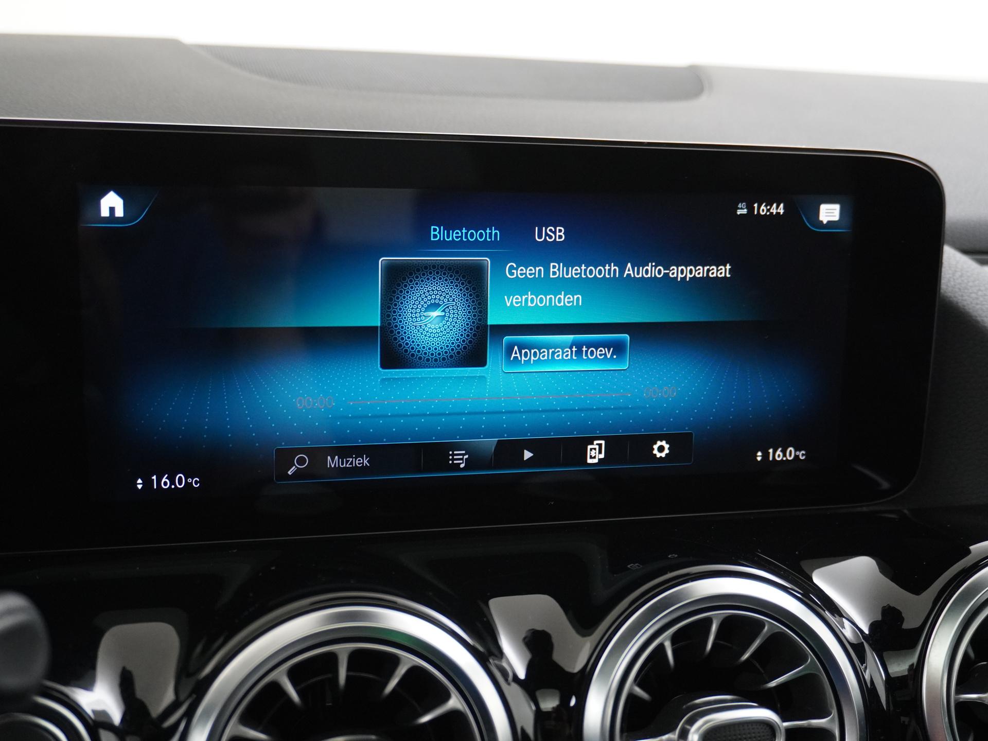 Mercedes-Benz GLA 200 Luxury Business Solution 43