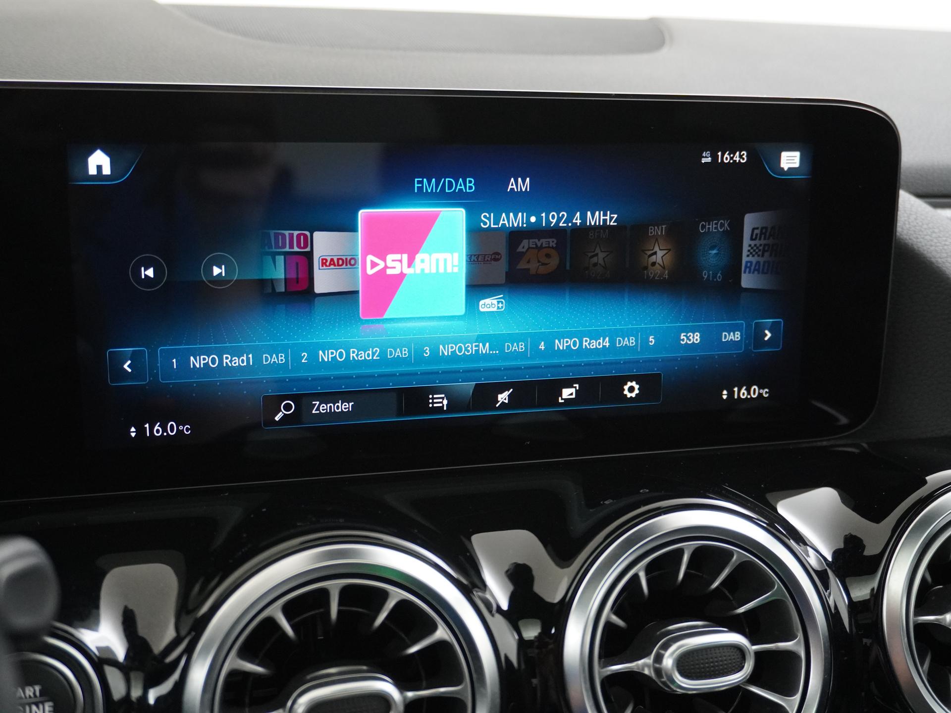 Mercedes-Benz GLA 200 Luxury Business Solution 44