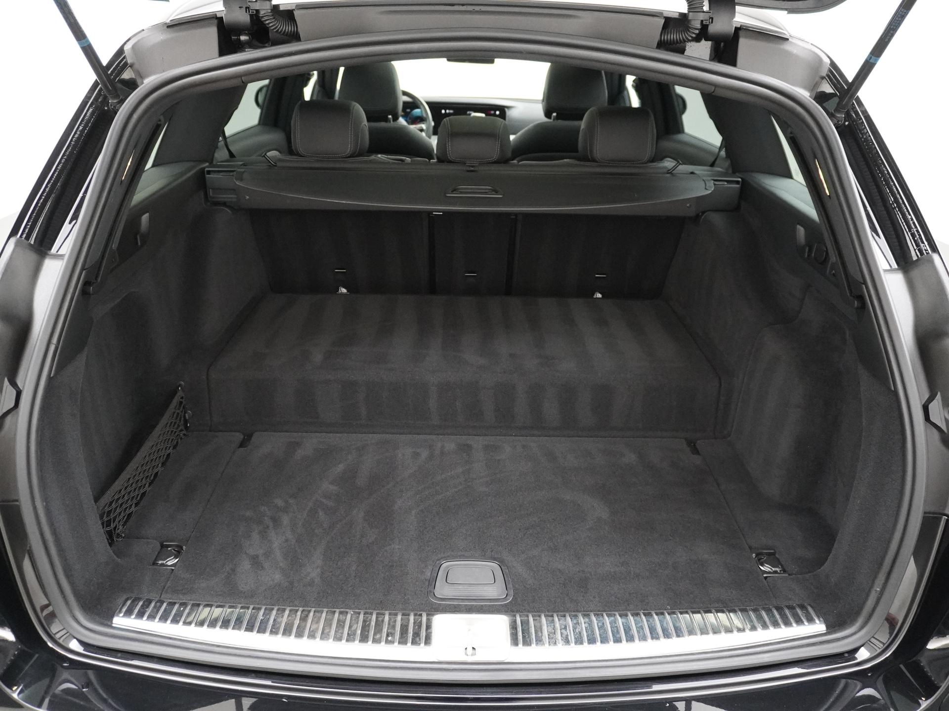 Mercedes-Benz E-Klasse Estate 300 de AMG-Line 14