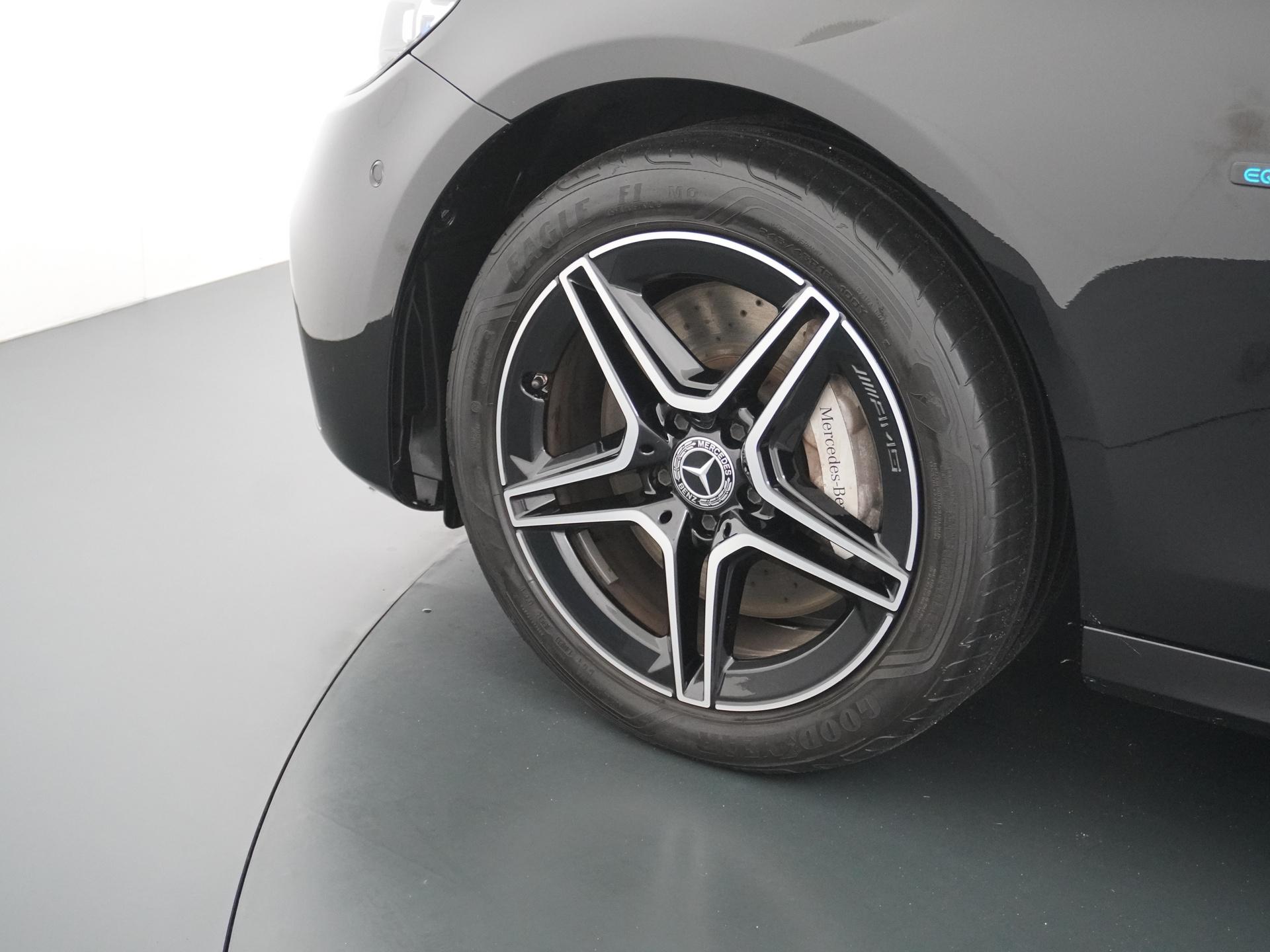 Mercedes-Benz E-Klasse Estate 300 de AMG-Line 17