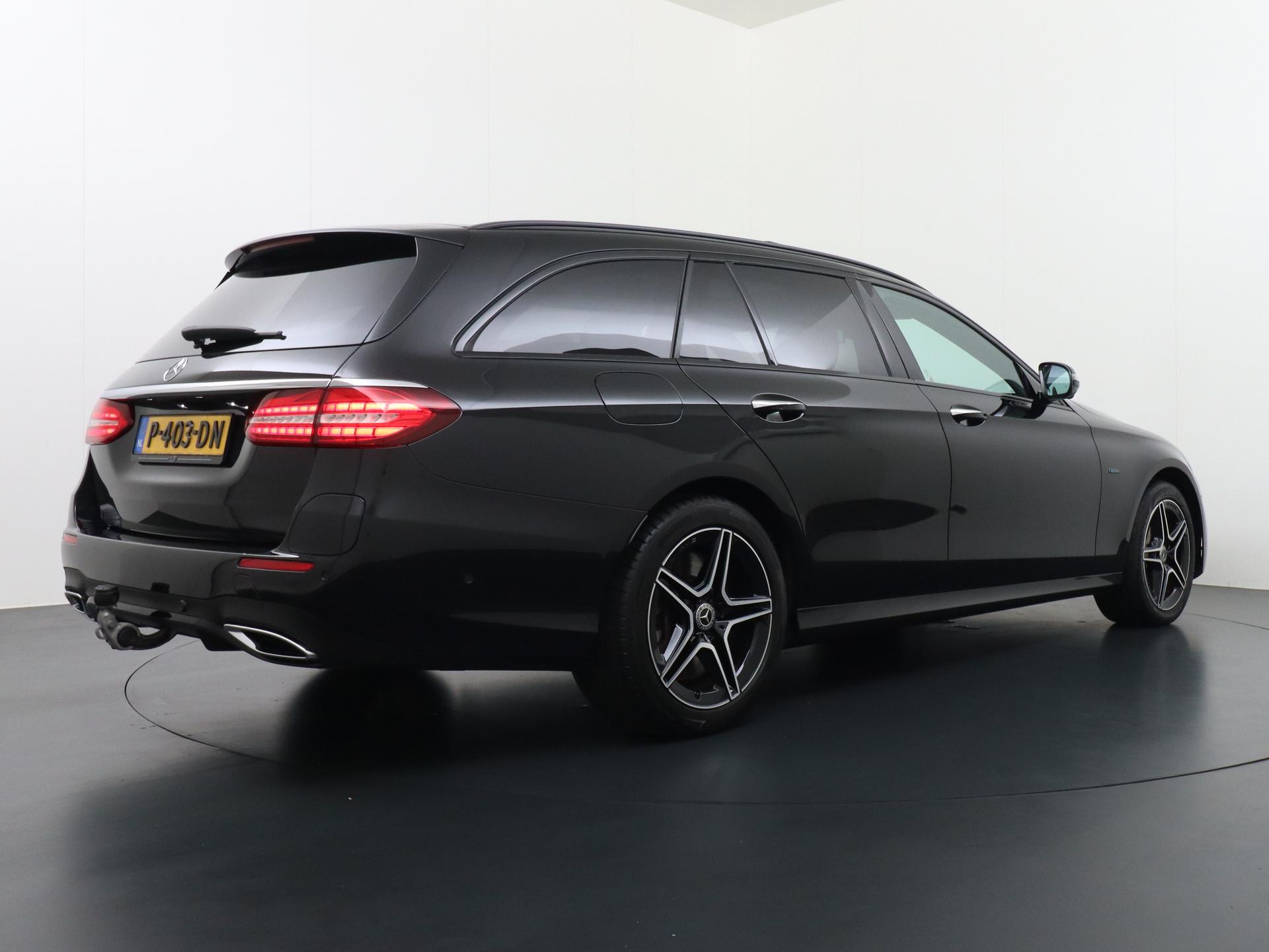 Mercedes-Benz E-Klasse Estate 300 de AMG-Line 4