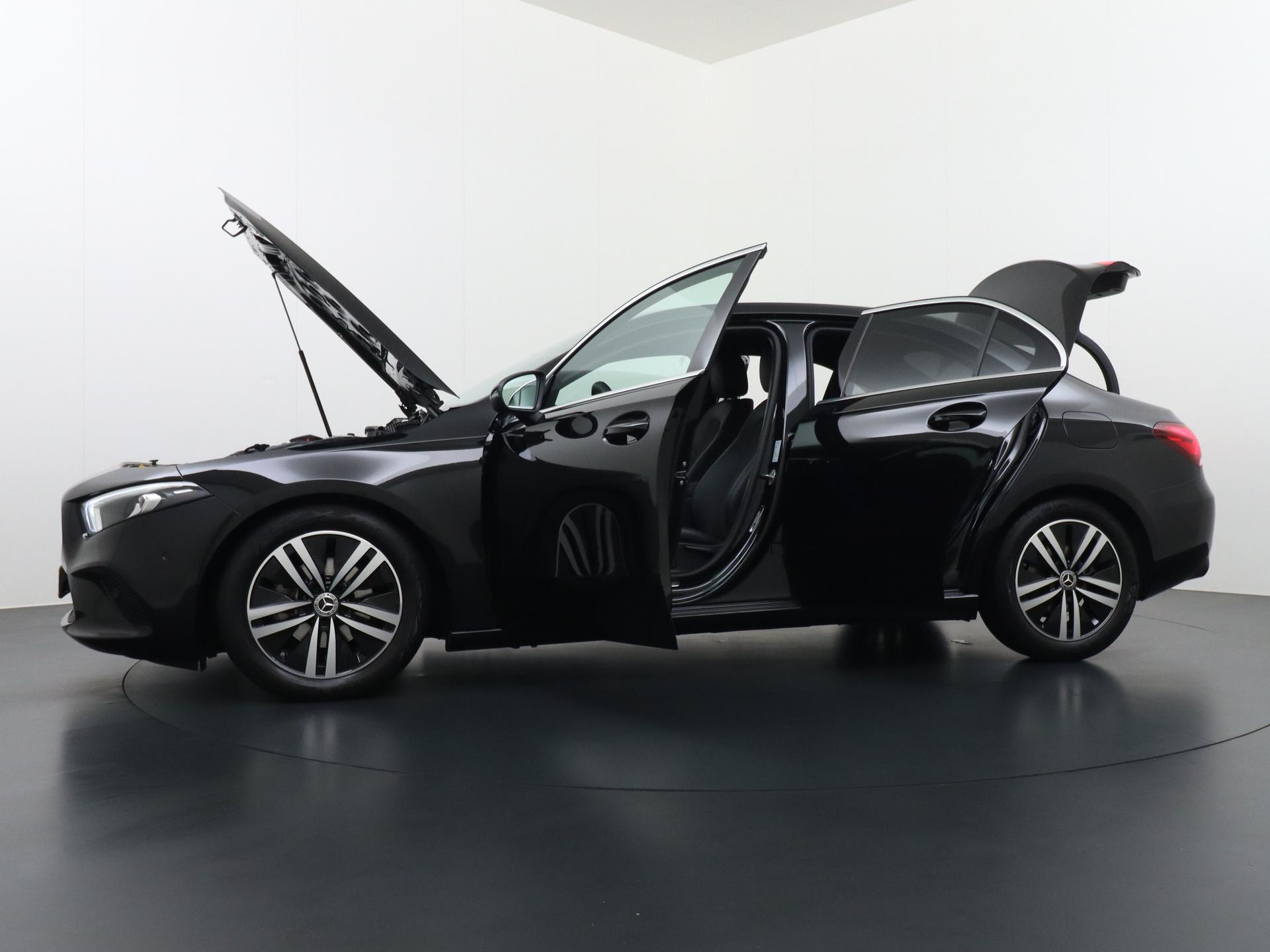 Mercedes-Benz A-Klasse 180 Limousine Luxury Line 10