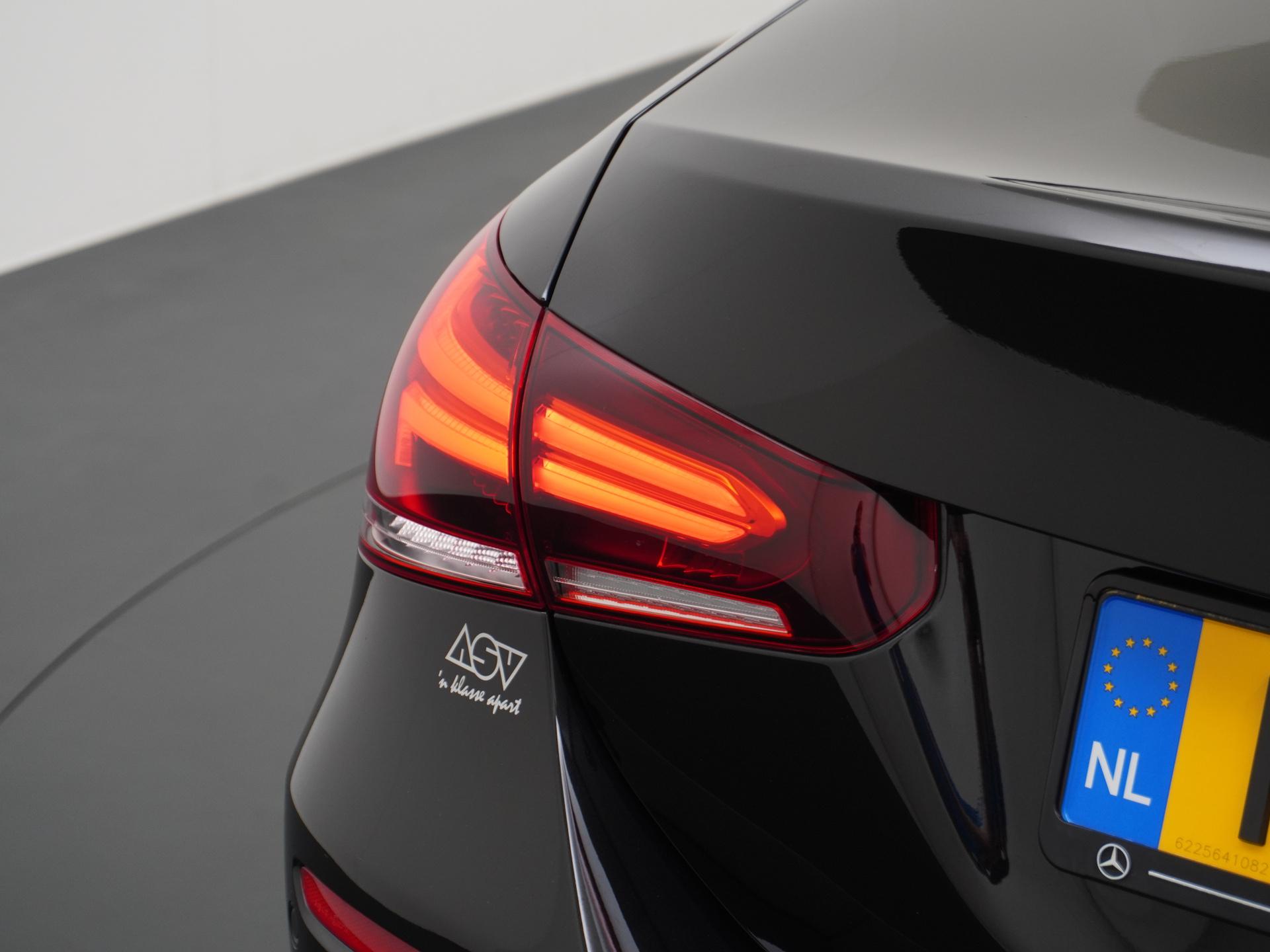 Mercedes-Benz A-Klasse 180 Limousine Luxury Line 11