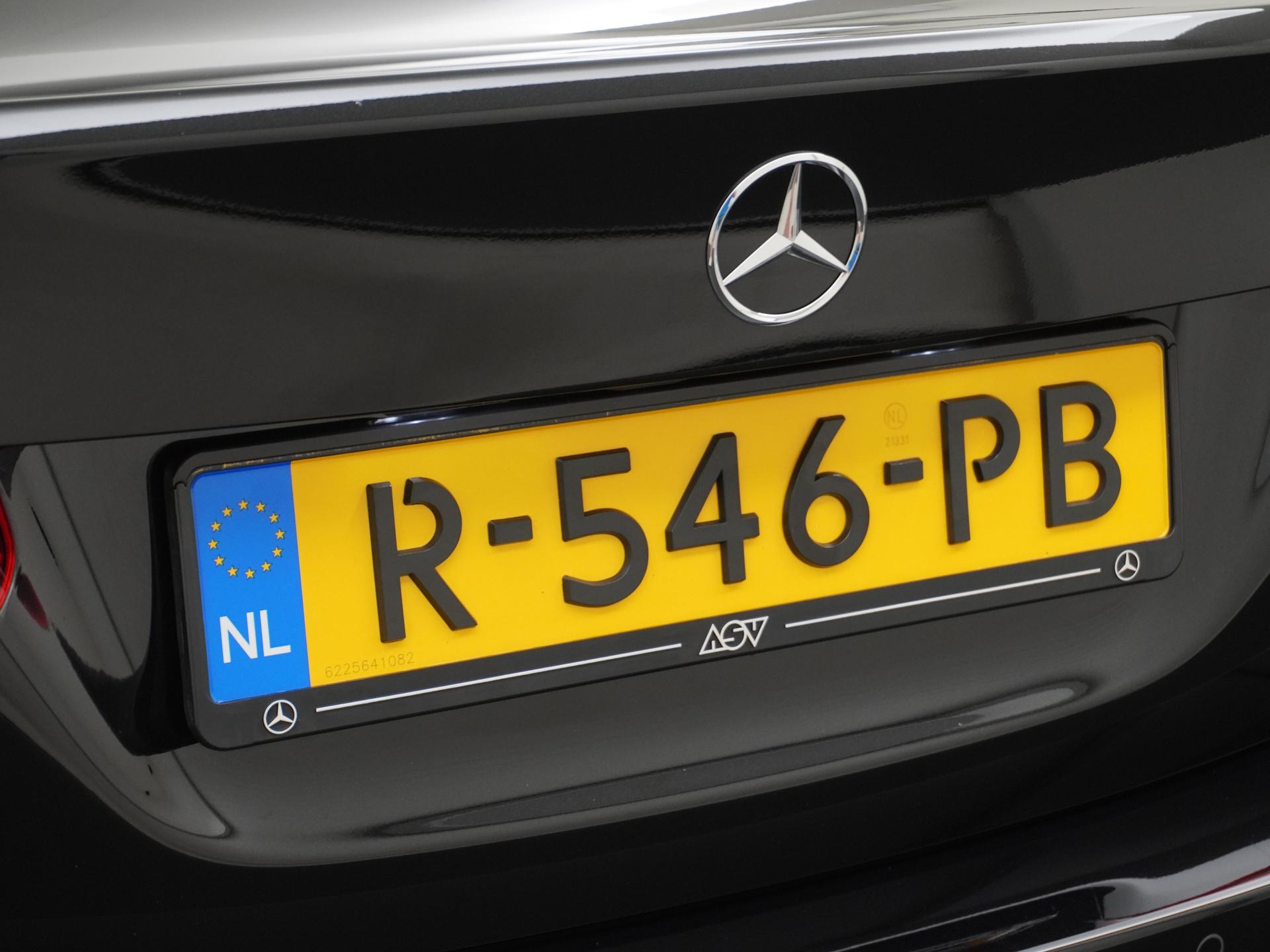 Mercedes-Benz A-Klasse 180 Limousine Luxury Line 12