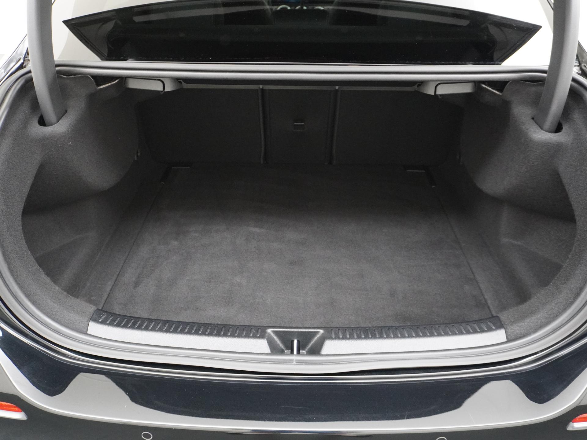 Mercedes-Benz A-Klasse 180 Limousine Luxury Line 13