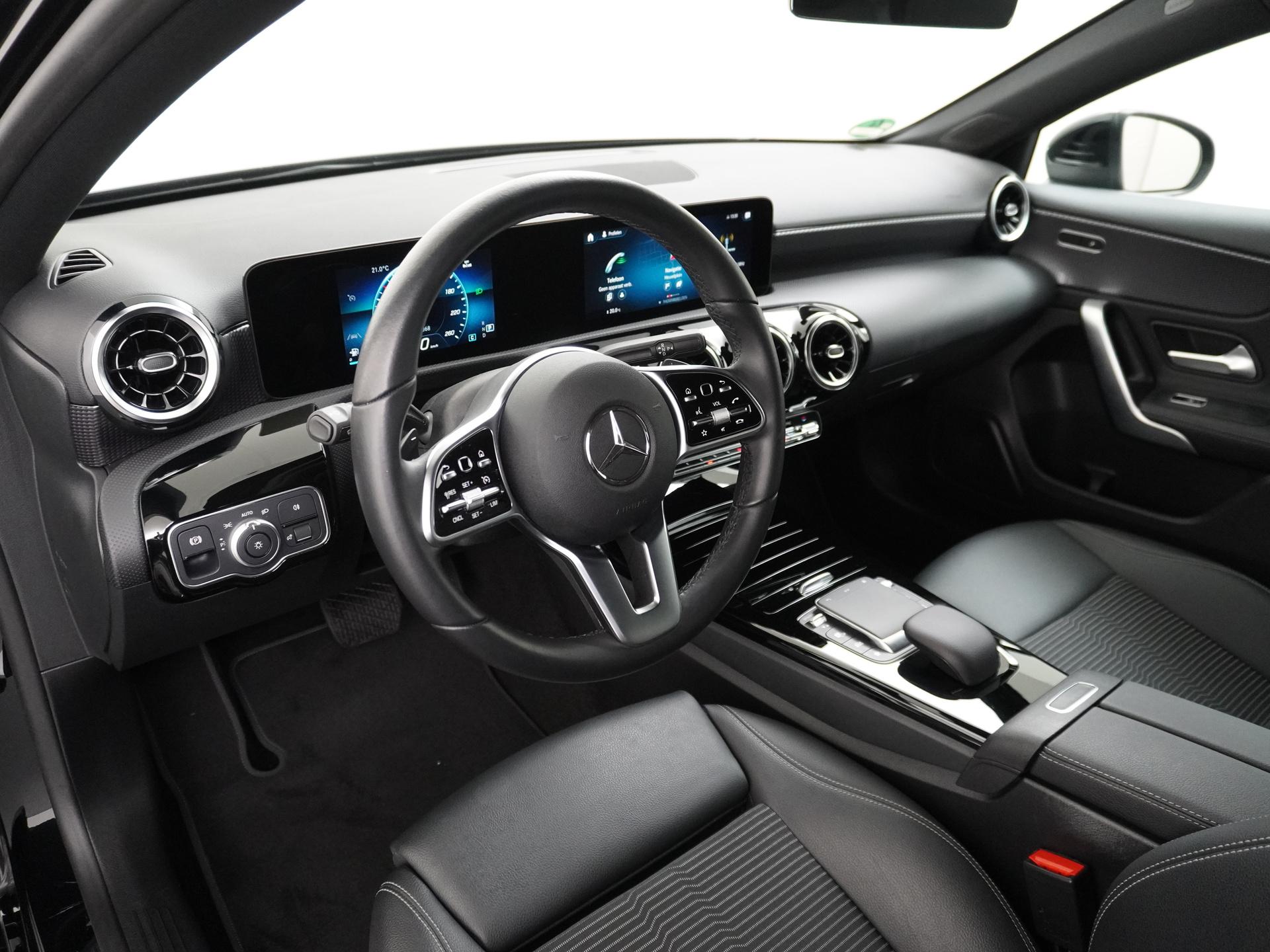 Mercedes-Benz A-Klasse 180 Limousine Luxury Line 18