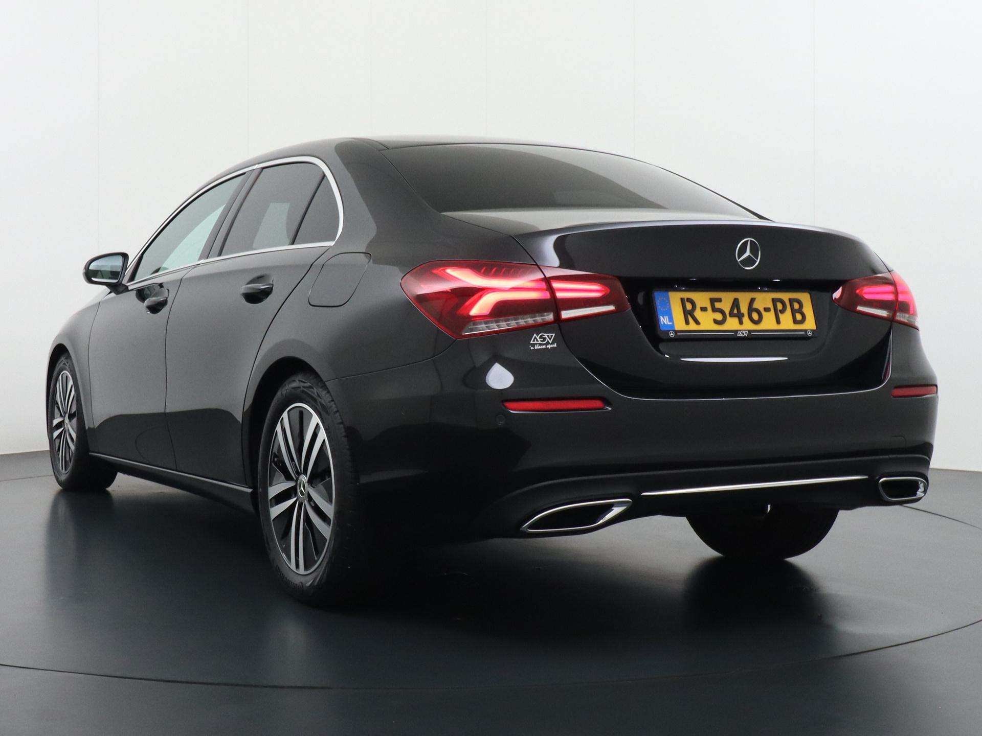 Mercedes-Benz A-Klasse 180 Limousine Luxury Line 2