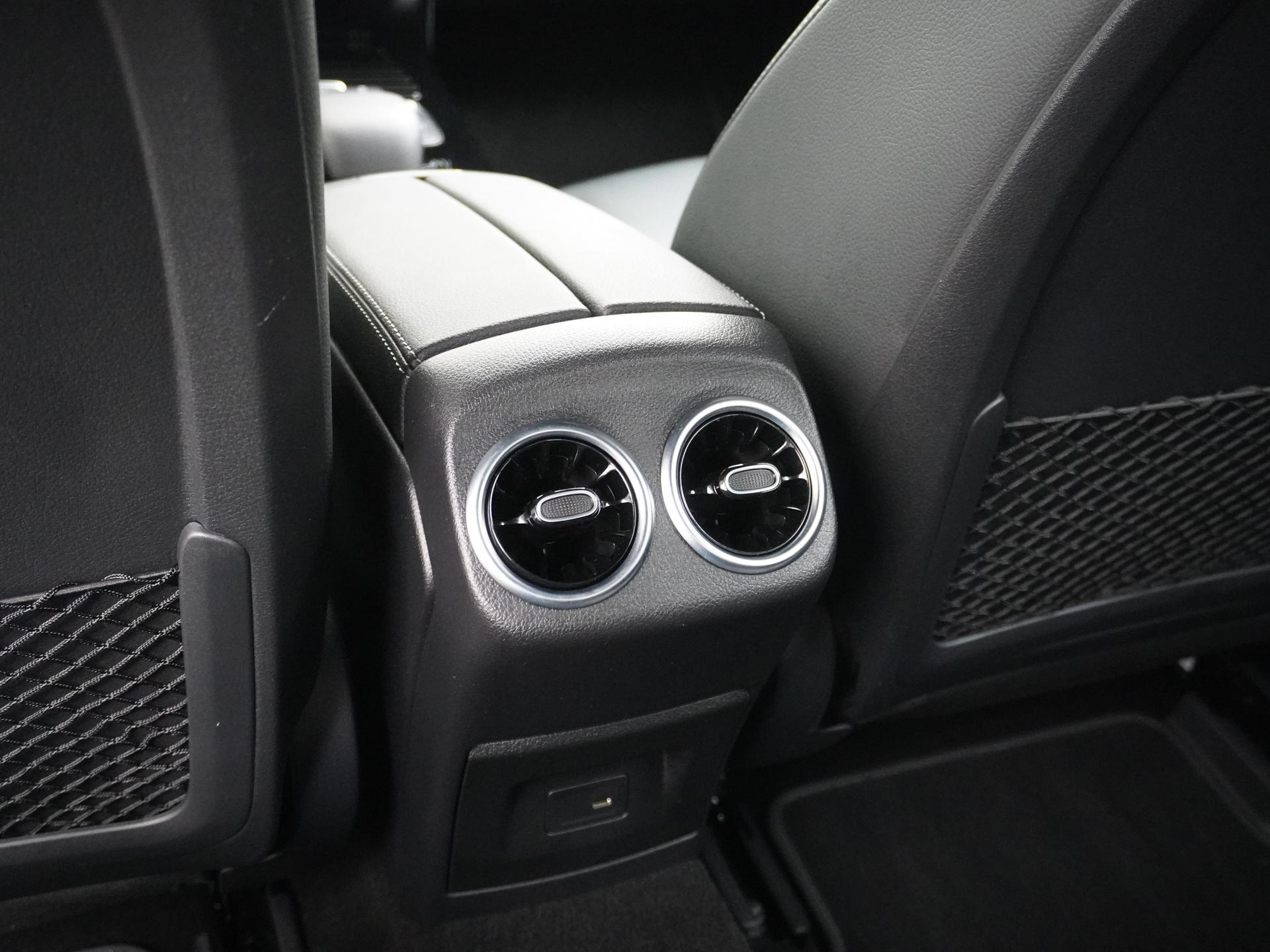 Mercedes-Benz A-Klasse 180 Limousine Luxury Line 23