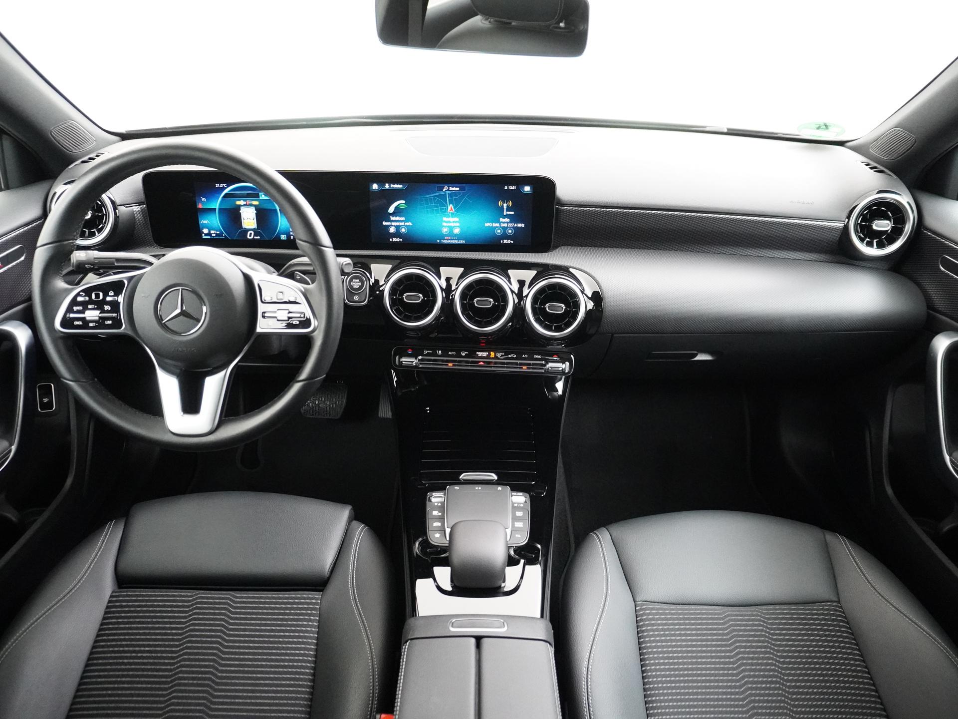 Mercedes-Benz A-Klasse 180 Limousine Luxury Line 24