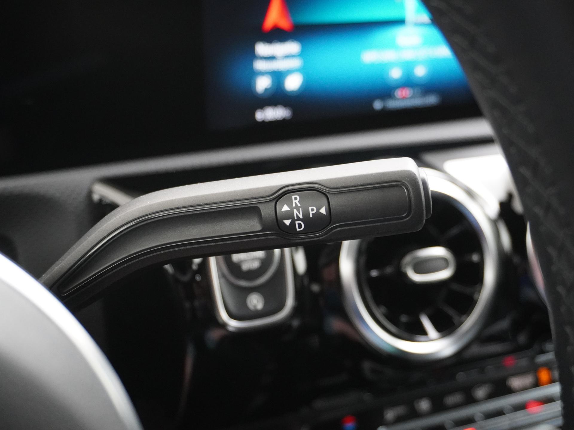 Mercedes-Benz A-Klasse 180 Limousine Luxury Line 28