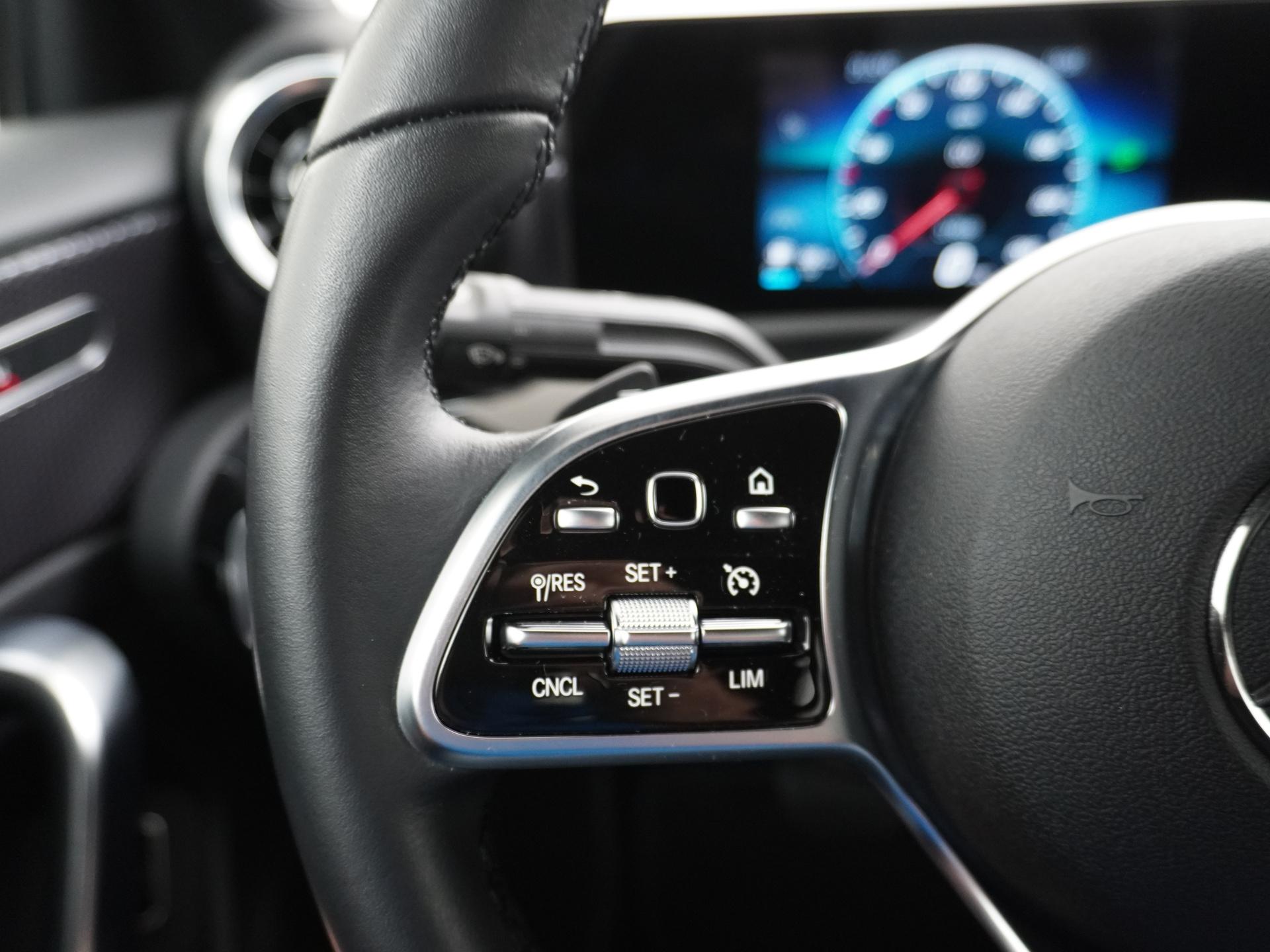 Mercedes-Benz A-Klasse 180 Limousine Luxury Line 29