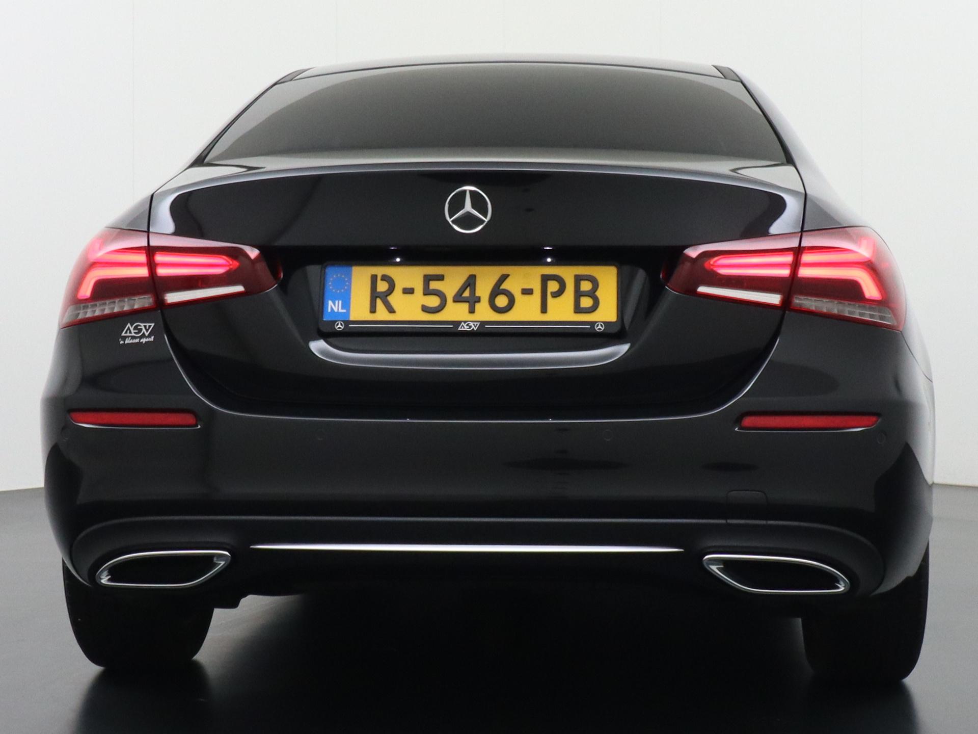 Mercedes-Benz A-Klasse 180 Limousine Luxury Line 3