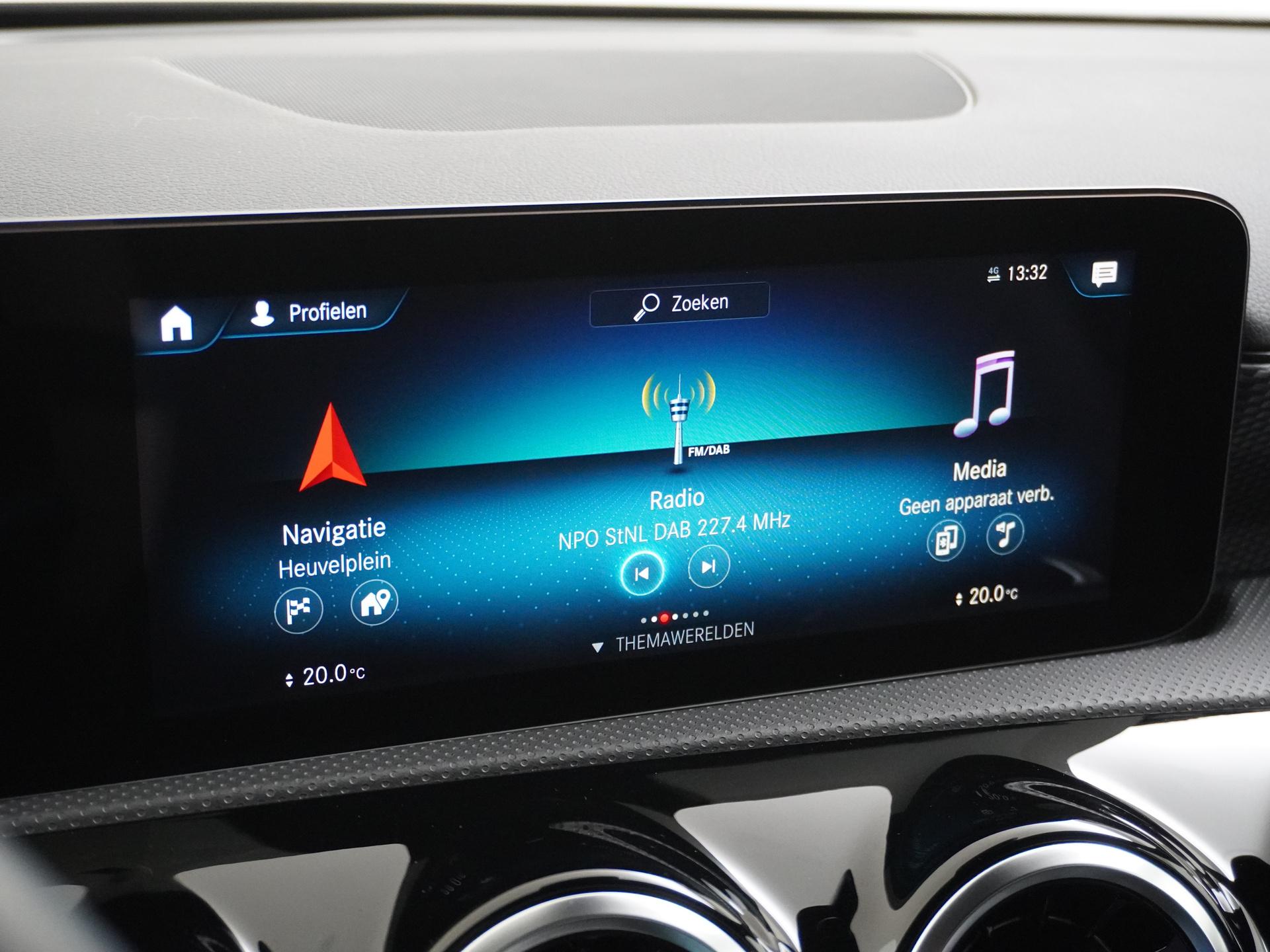 Mercedes-Benz A-Klasse 180 Limousine Luxury Line 32