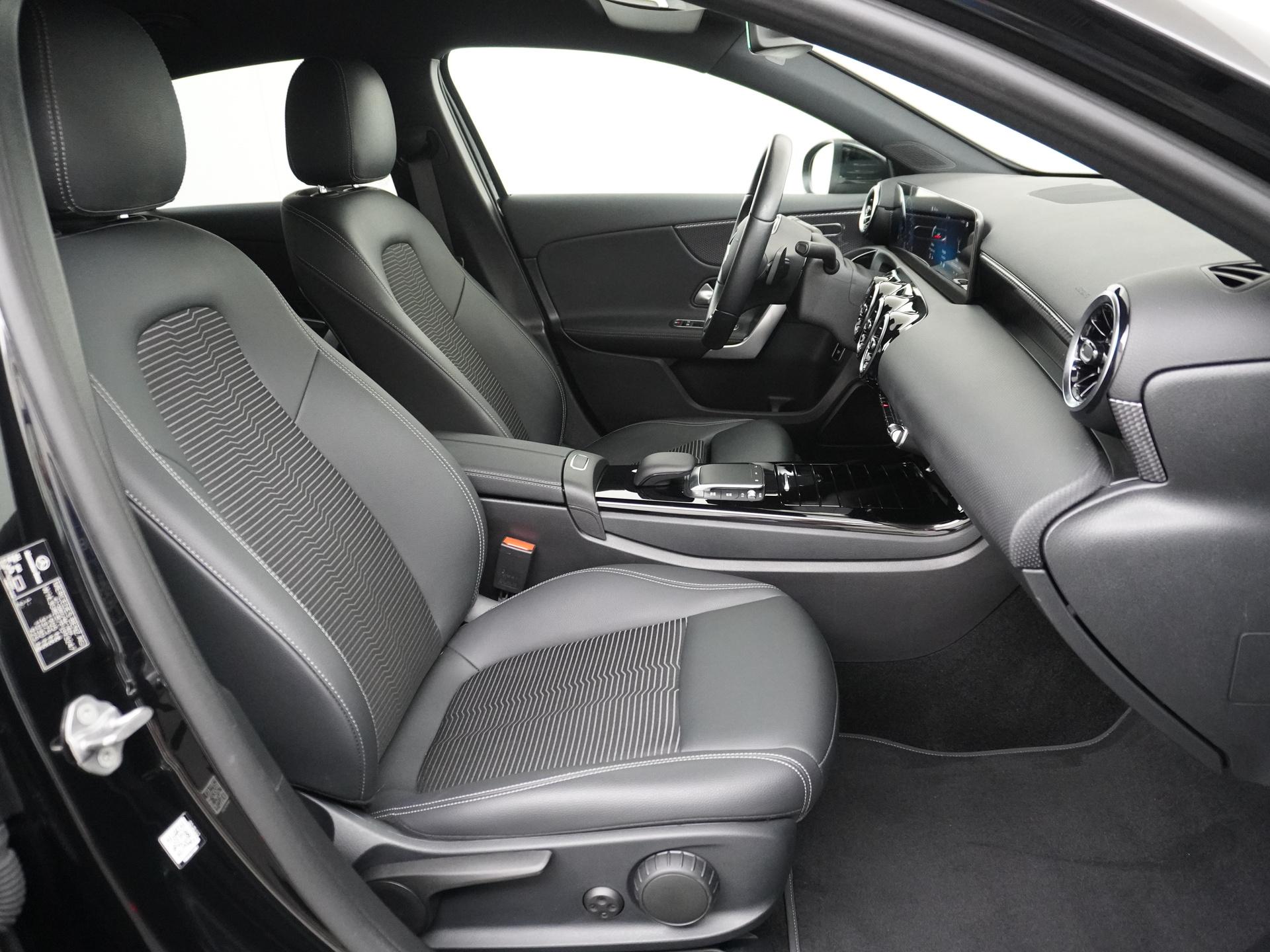 Mercedes-Benz A-Klasse 180 Limousine Luxury Line 43