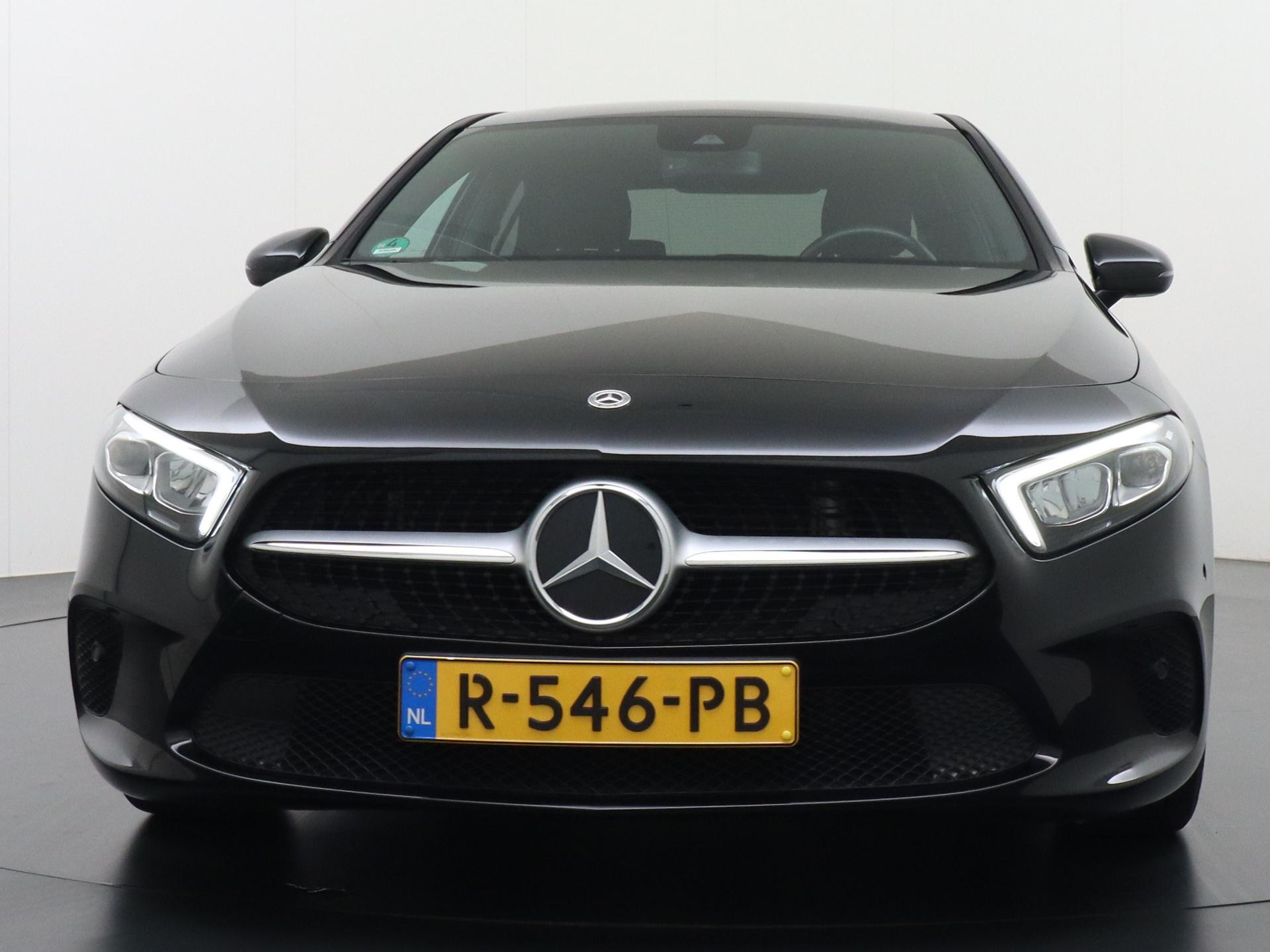 Mercedes-Benz A-Klasse 180 Limousine Luxury Line 7