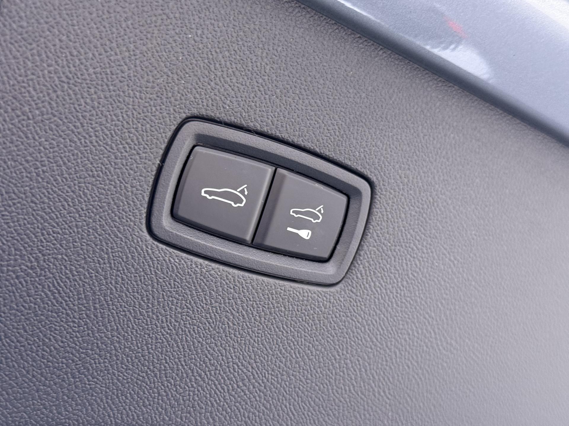 Porsche Cayenne Coupé 3.0 E-Hybrid 10