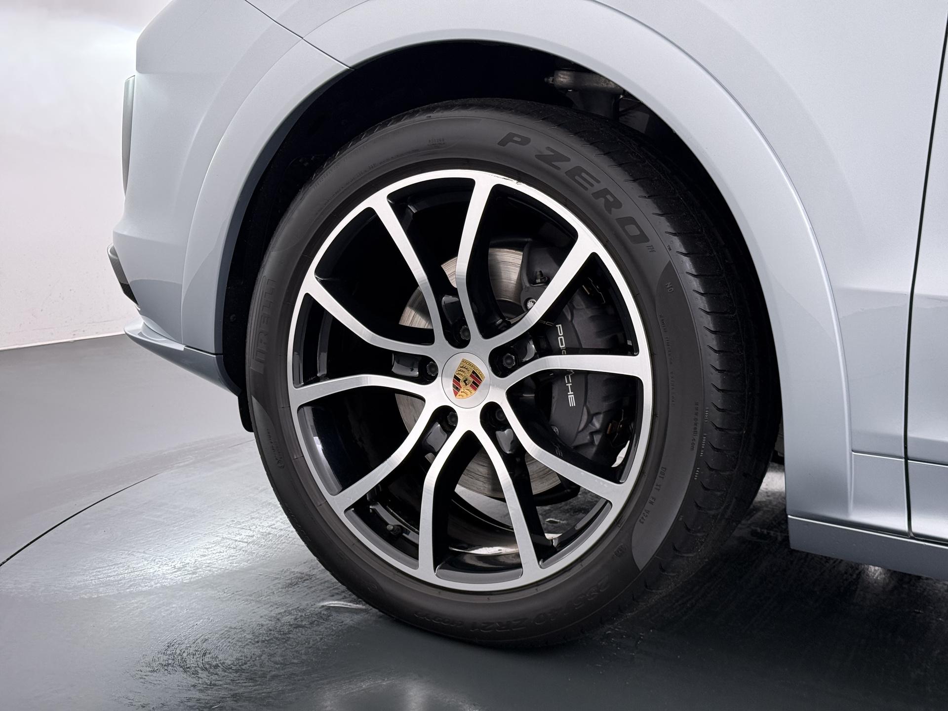 Porsche Cayenne Coupé 3.0 E-Hybrid 11