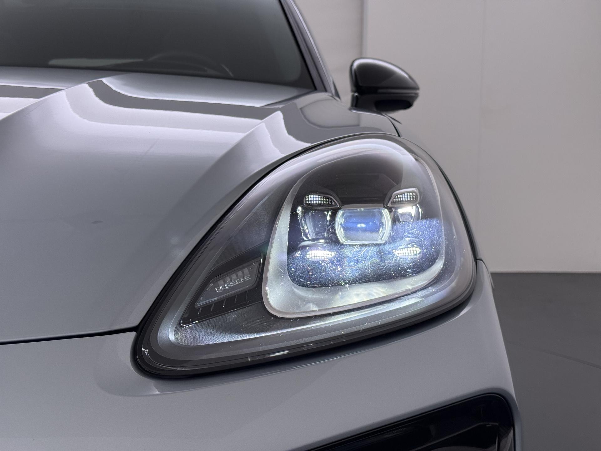 Porsche Cayenne Coupé 3.0 E-Hybrid 12