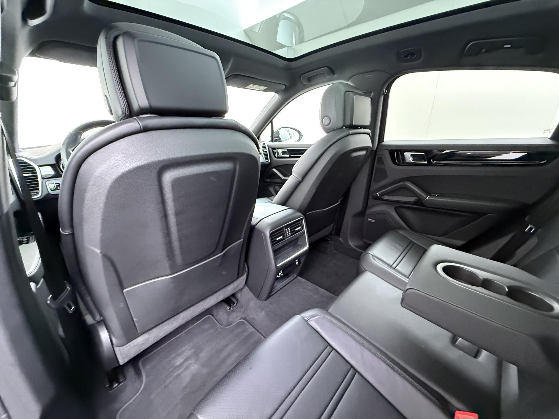 Porsche Cayenne Coupé 3.0 E-Hybrid 20