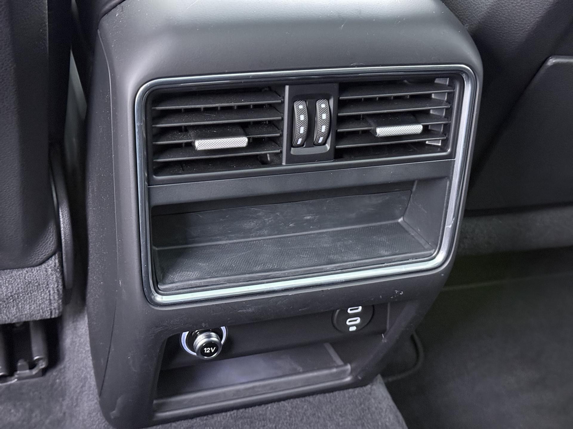 Porsche Cayenne Coupé 3.0 E-Hybrid 22