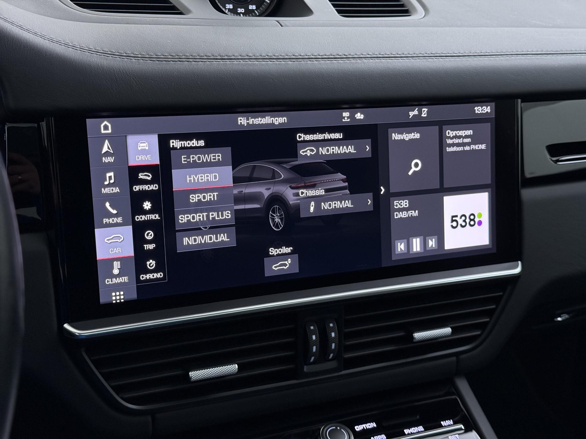 Porsche Cayenne Coupé 3.0 E-Hybrid 34