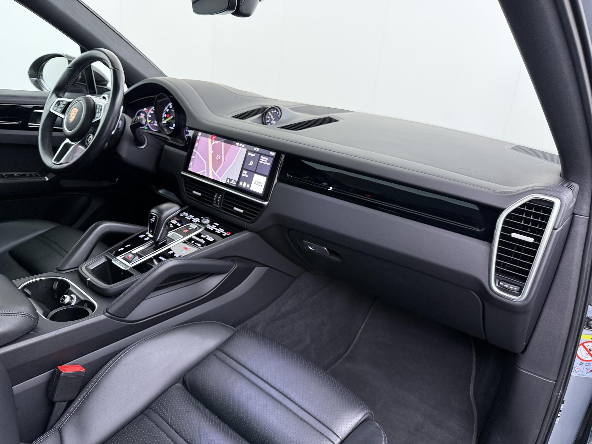 Porsche Cayenne Coupé 3.0 E-Hybrid 37