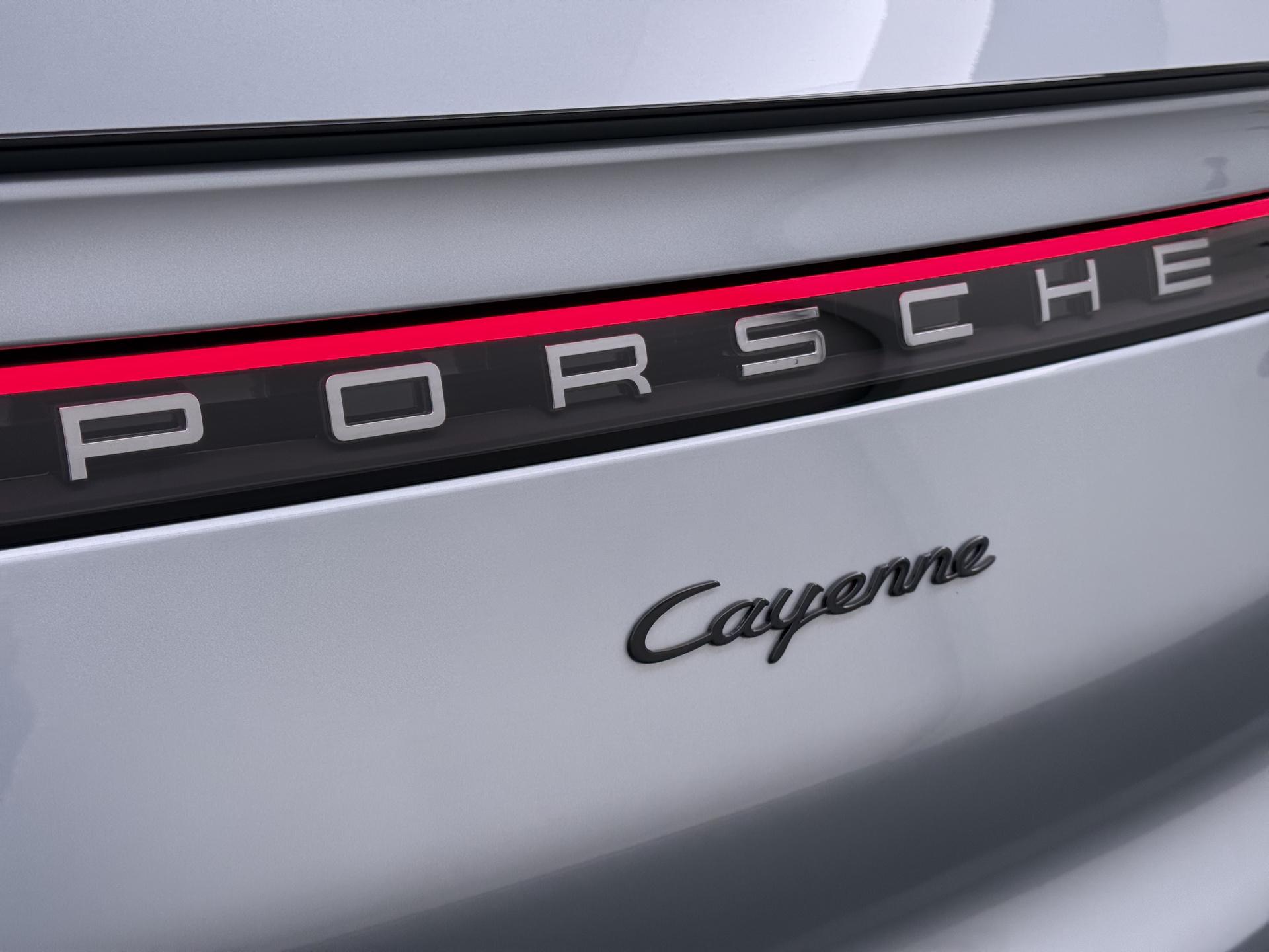 Porsche Cayenne Coupé 3.0 E-Hybrid 5