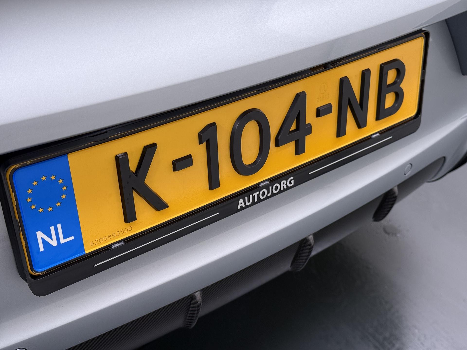 Porsche Cayenne Coupé 3.0 E-Hybrid 6