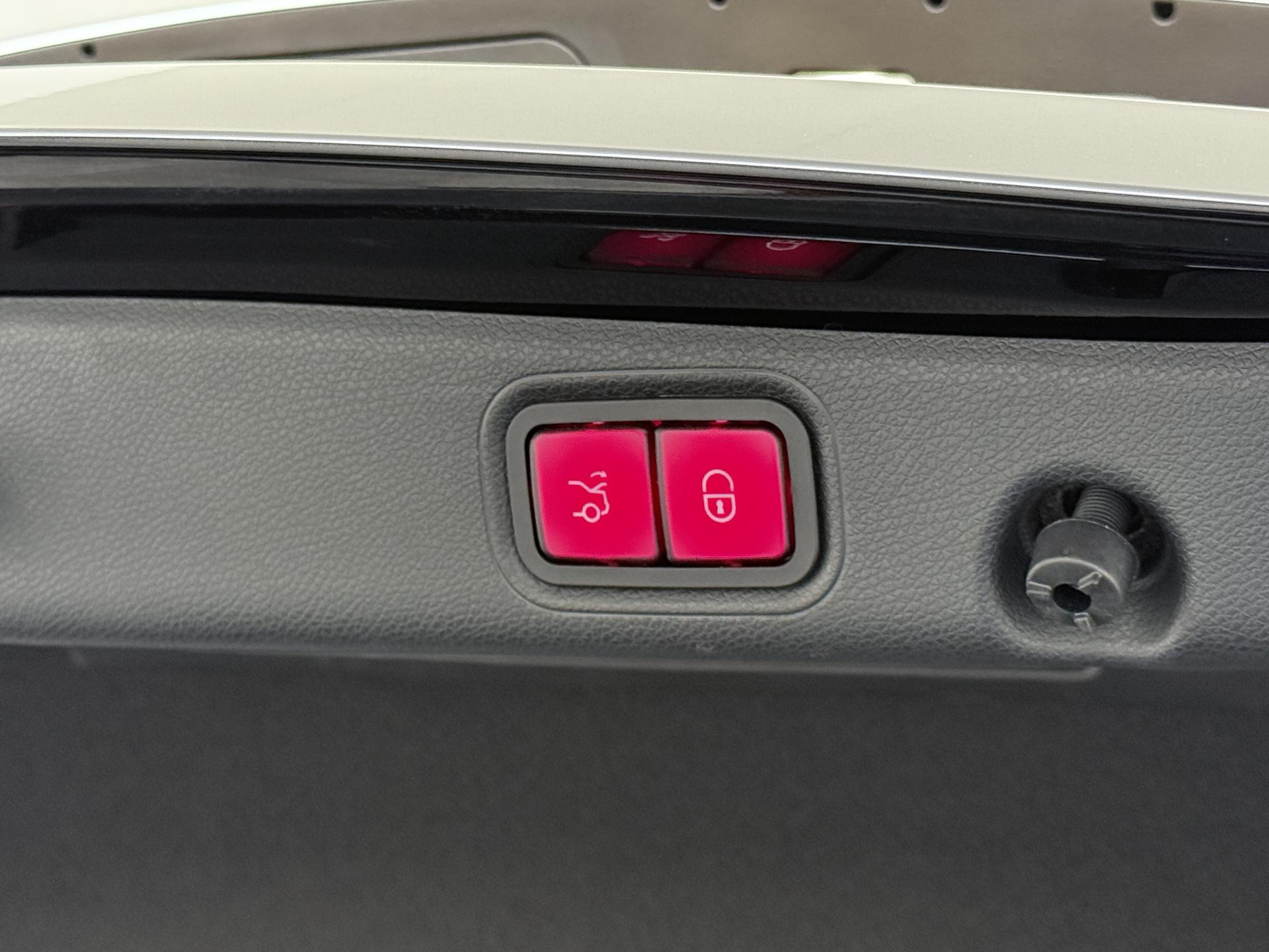 Mercedes-Benz E-Klasse 300 e AMG Business Solution 14