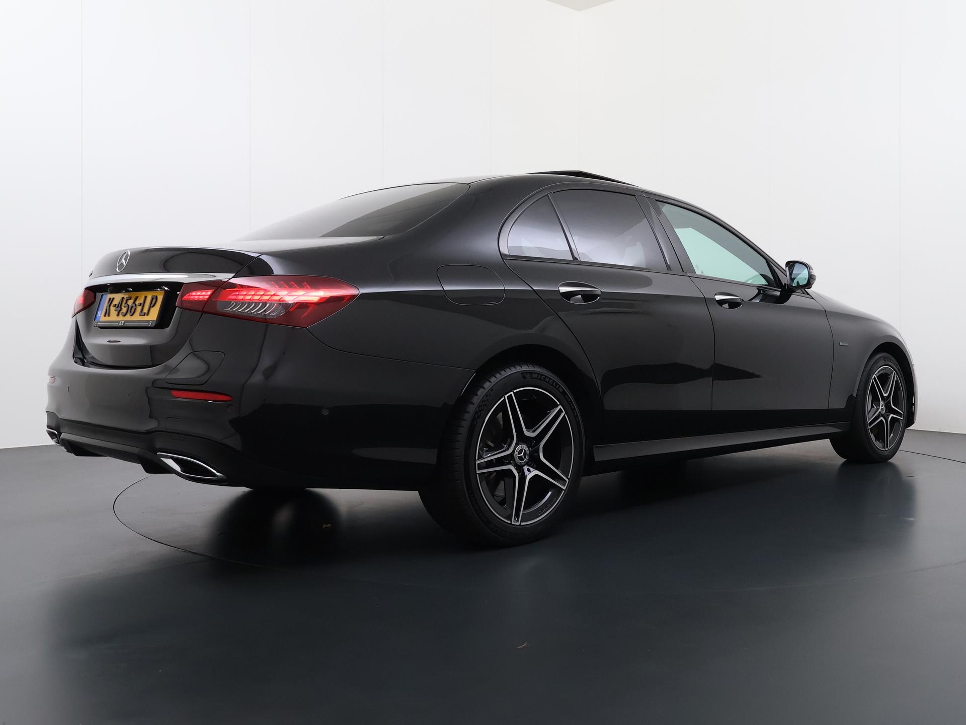 Mercedes-Benz E-Klasse 300 e AMG Business Solution 4