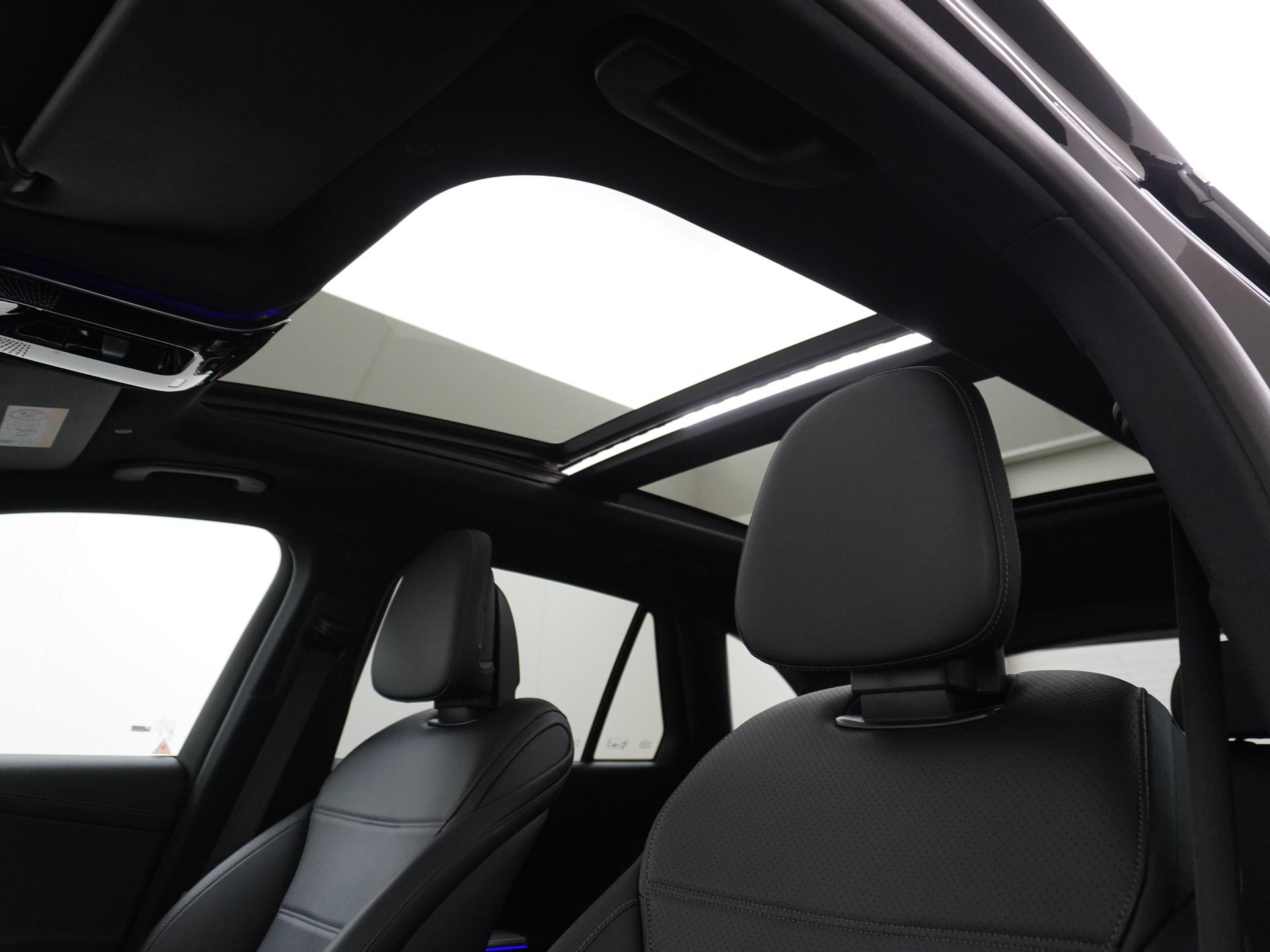 Mercedes-Benz GLC 300e 4MATIC Sport Edition 1