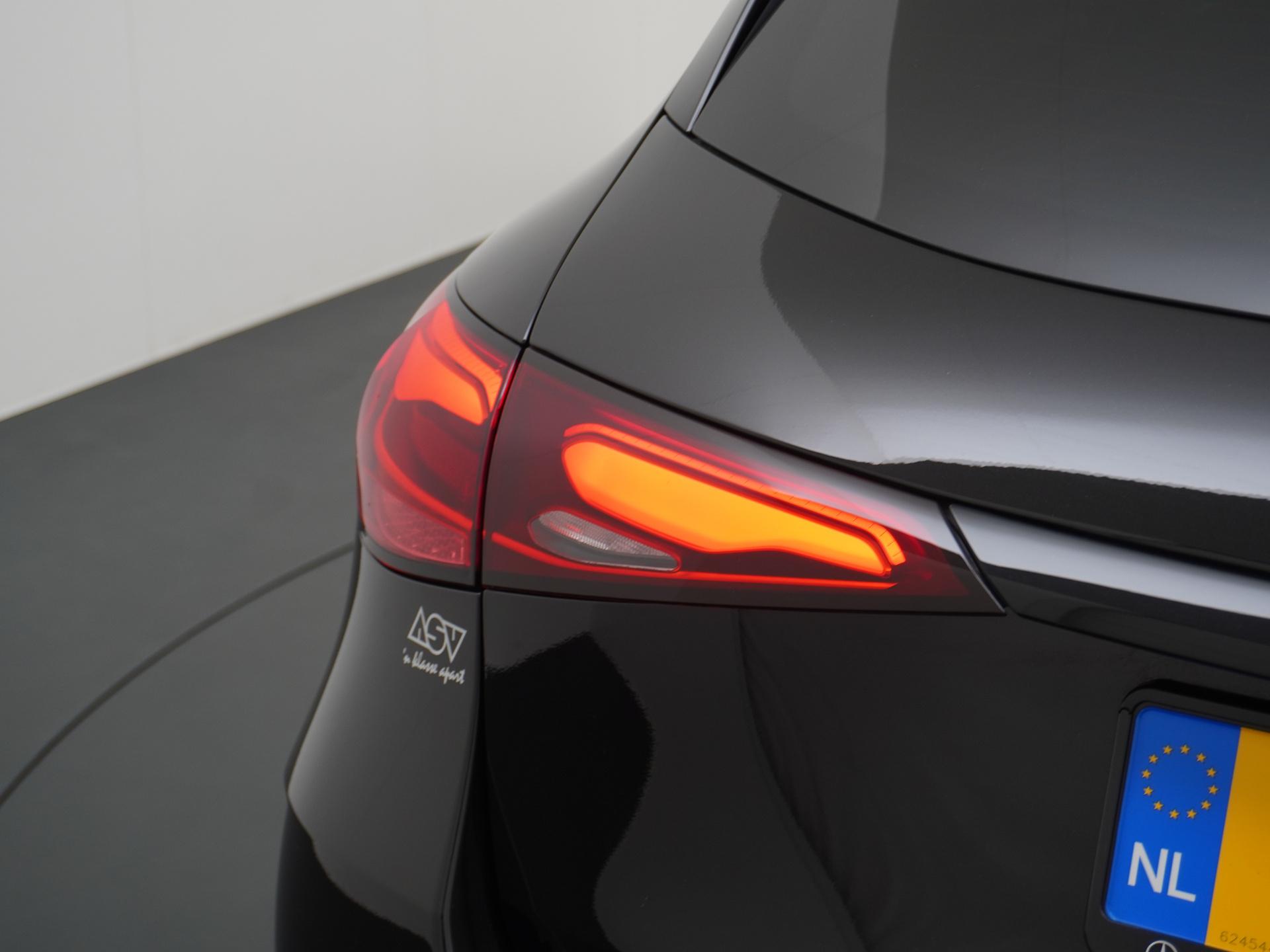 Mercedes-Benz GLC 300e 4MATIC Sport Edition 14