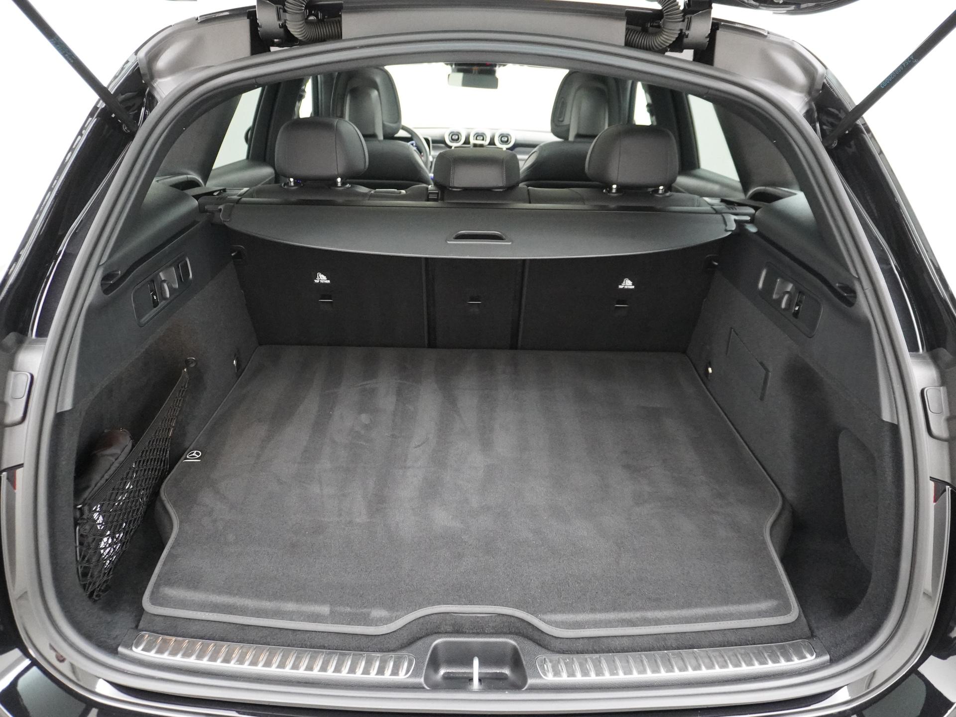 Mercedes-Benz GLC 300e 4MATIC Sport Edition 16