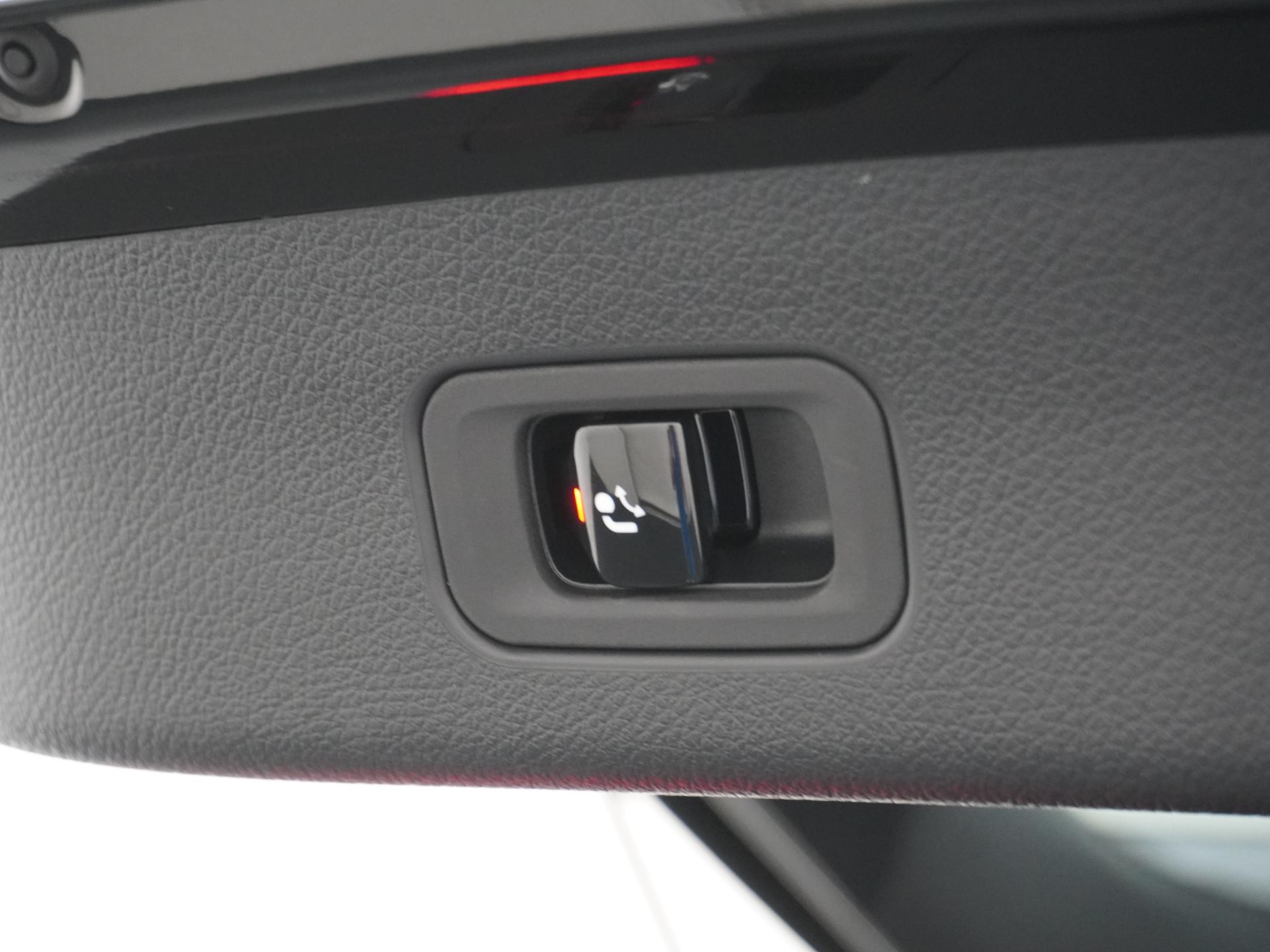 Mercedes-Benz GLC 300e 4MATIC Sport Edition 18