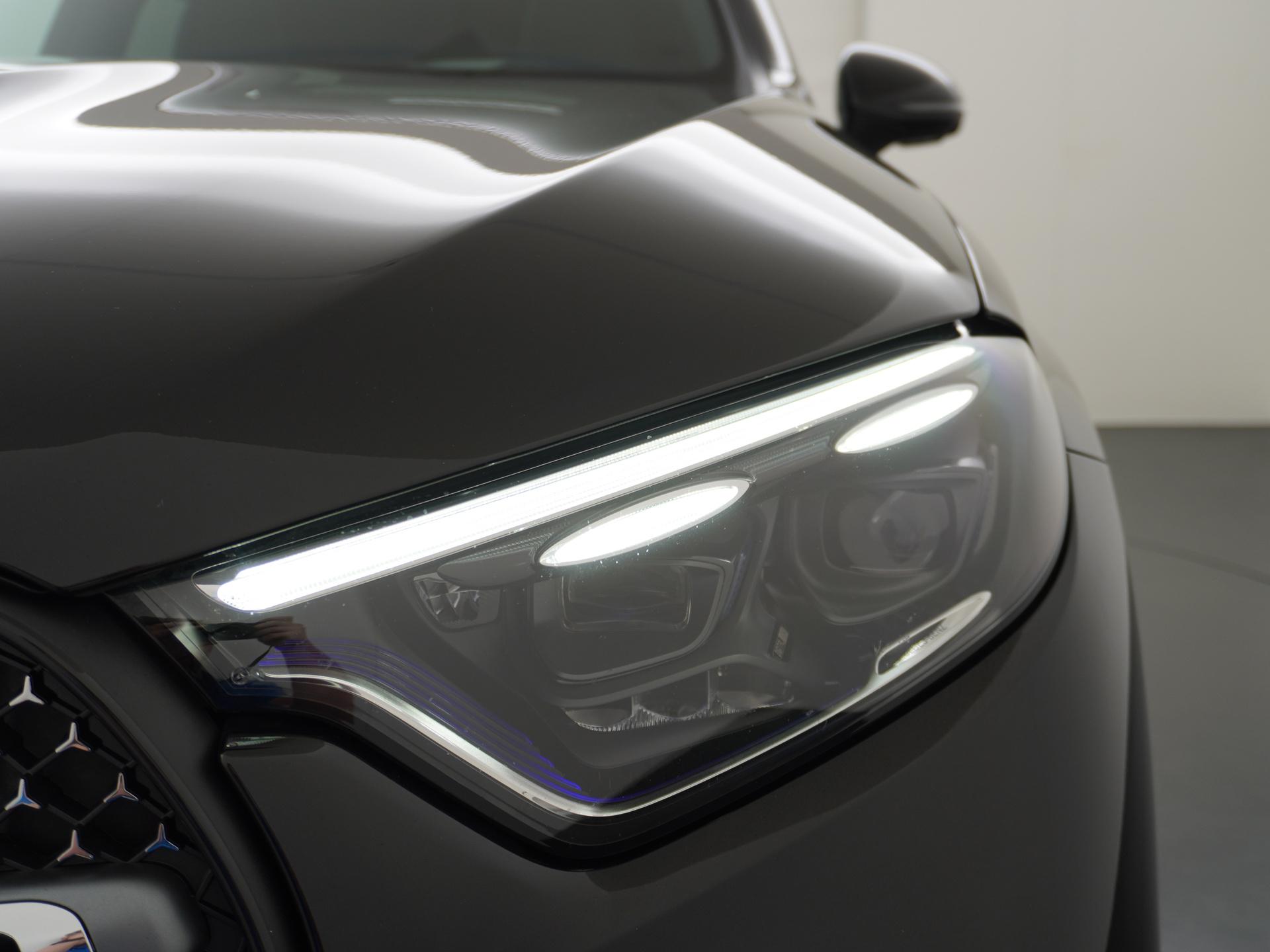 Mercedes-Benz GLC 300e 4MATIC Sport Edition 20