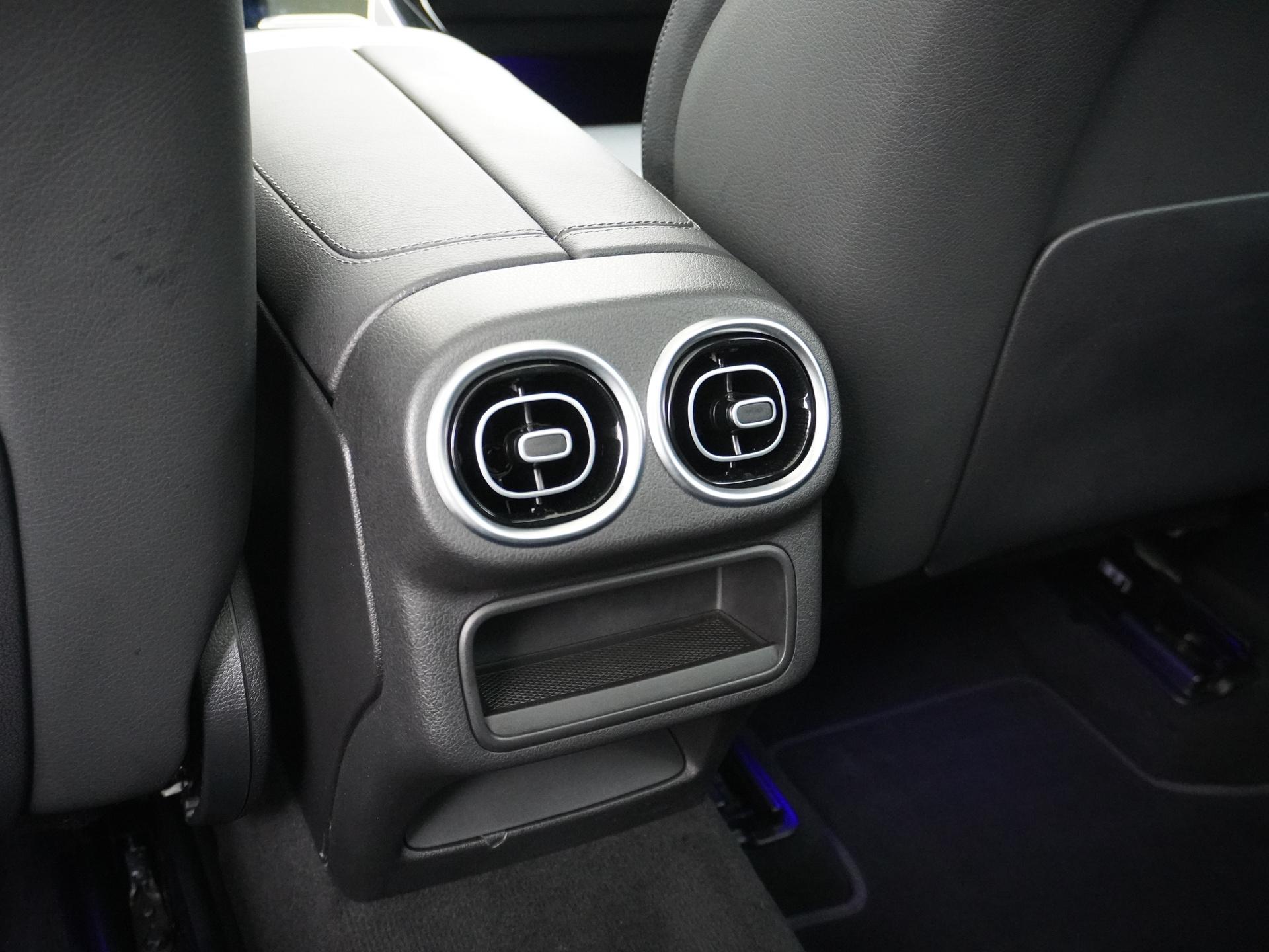 Mercedes-Benz GLC 300e 4MATIC Sport Edition 28