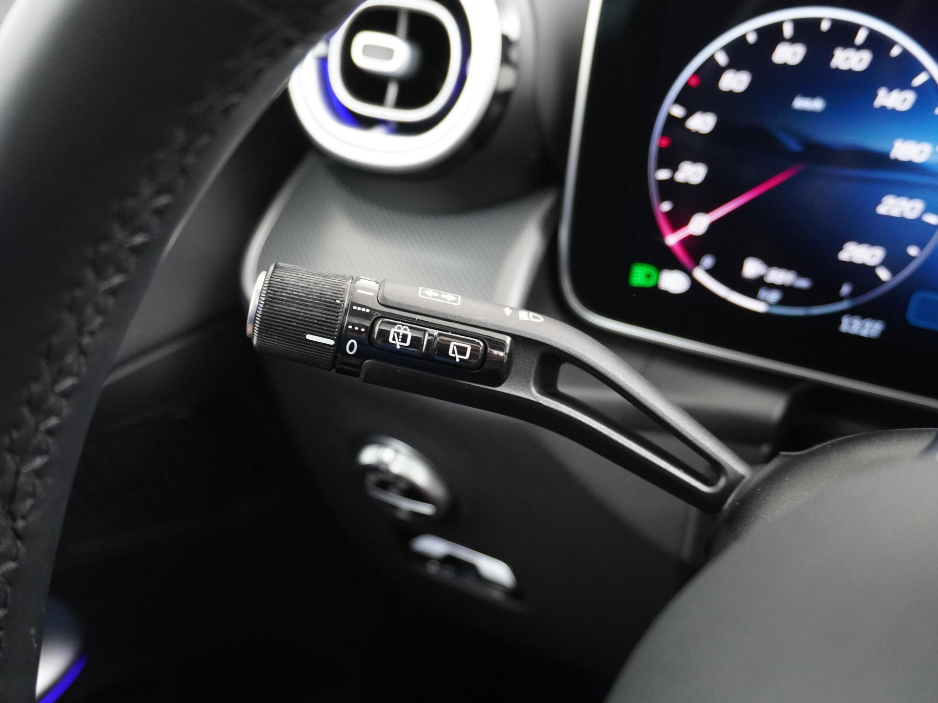 Mercedes-Benz GLC 300e 4MATIC Sport Edition 32