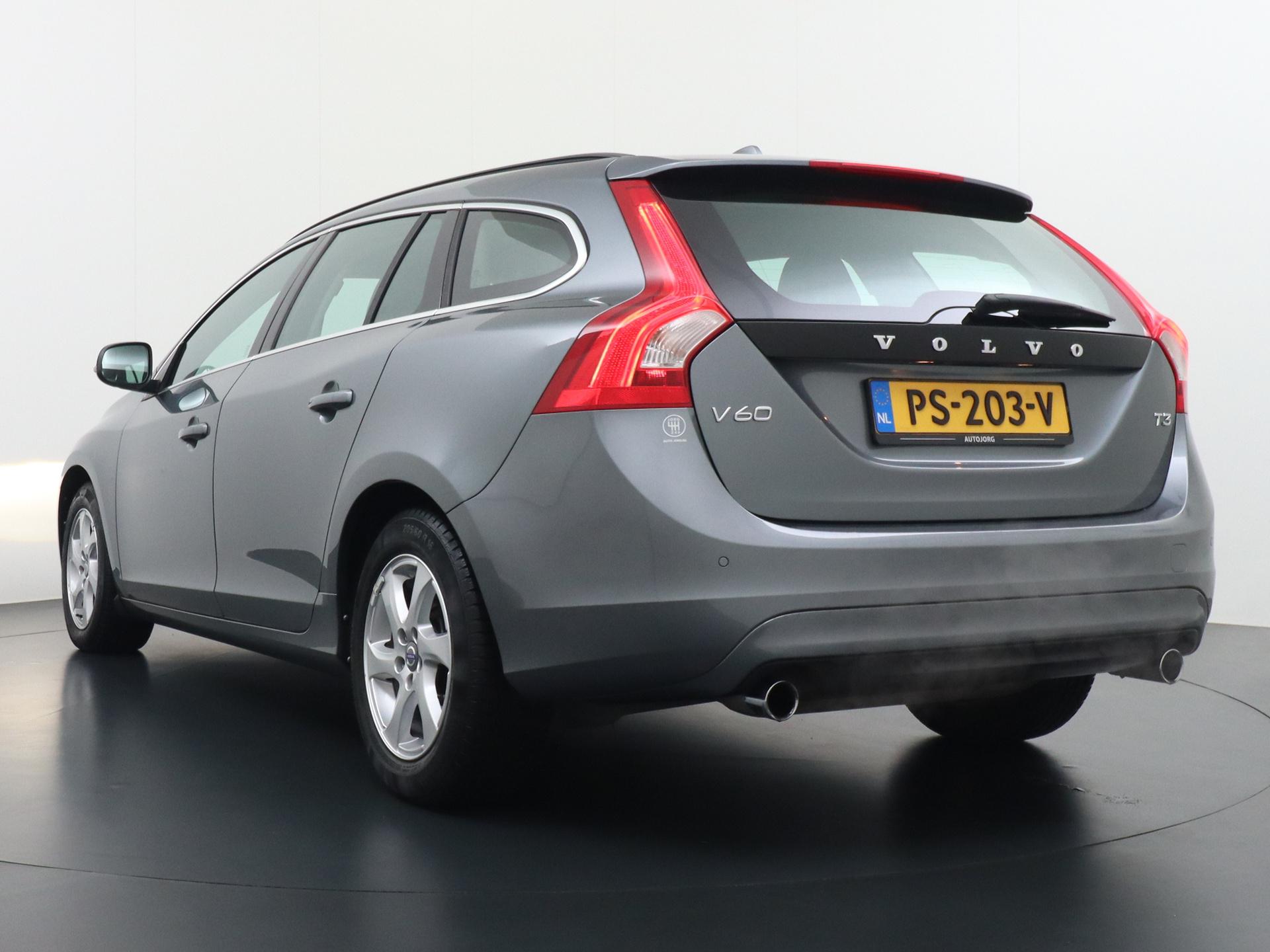 Volvo V60 1.5 T3 Summum 1