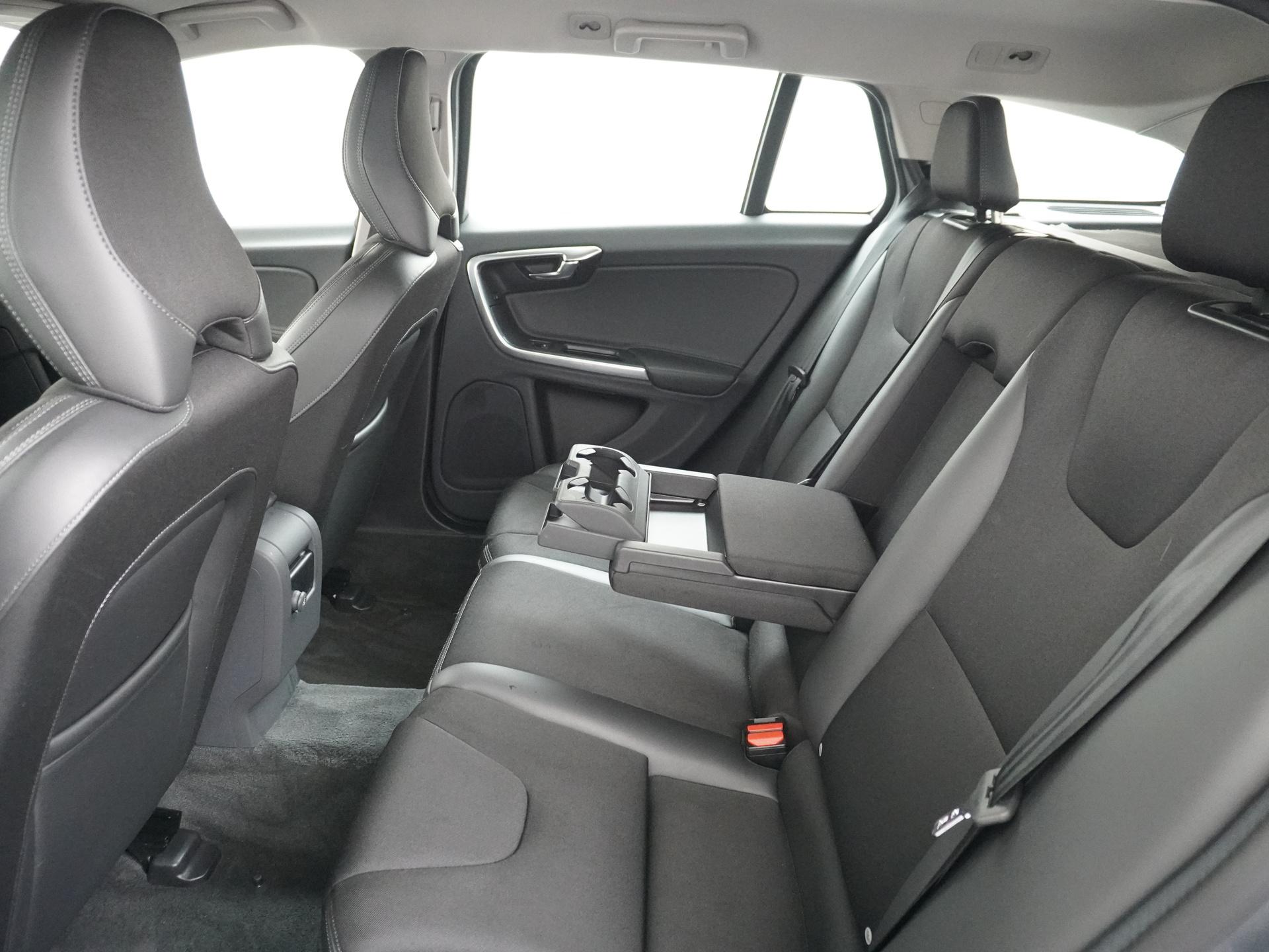 Volvo V60 1.5 T3 Summum 15