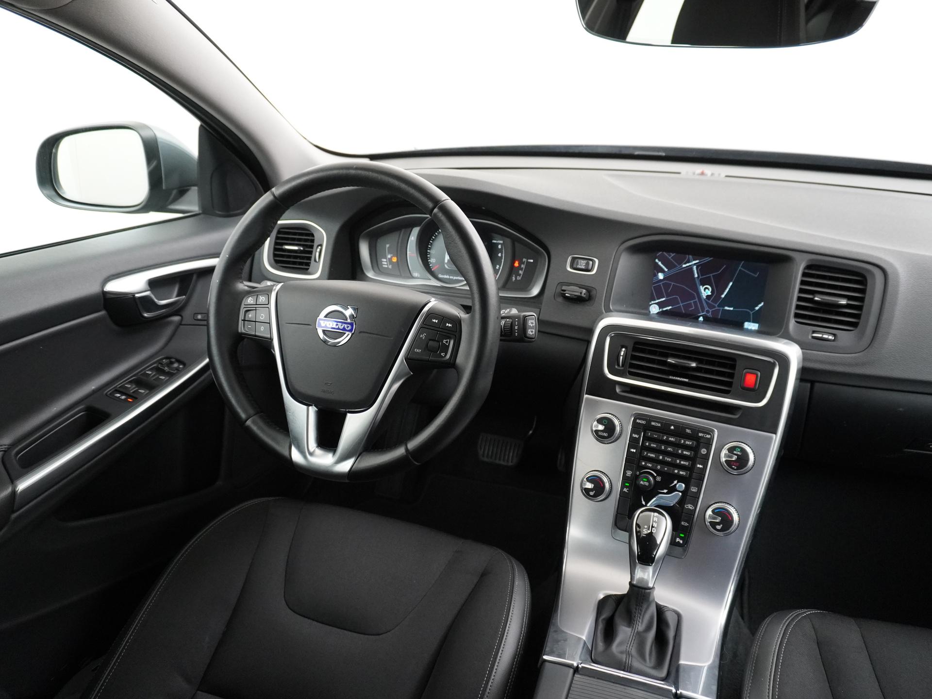 Volvo V60 1.5 T3 Summum 16