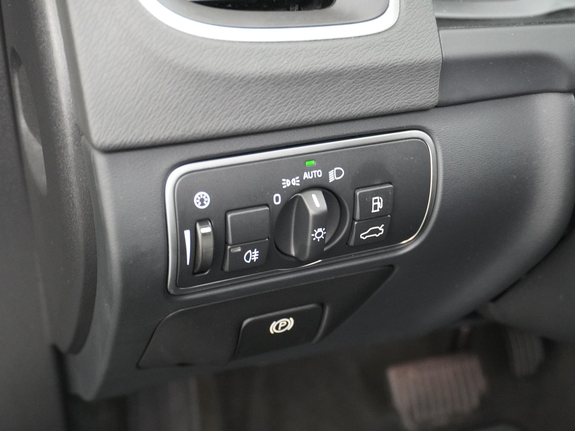 Volvo V60 1.5 T3 Summum 18